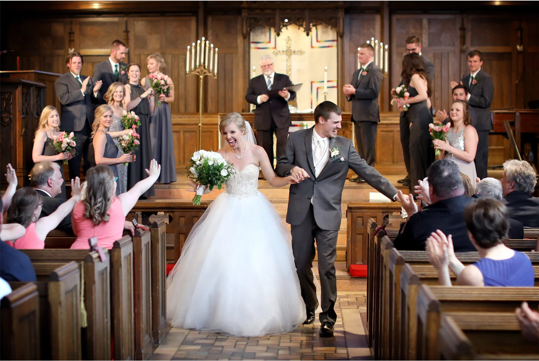 12-Minneapolis-Wedding-Photography-by-Vick-Photography-Hamline-Church-United-Methodist-Ceremony-Kasie-and-Joshua.jpg