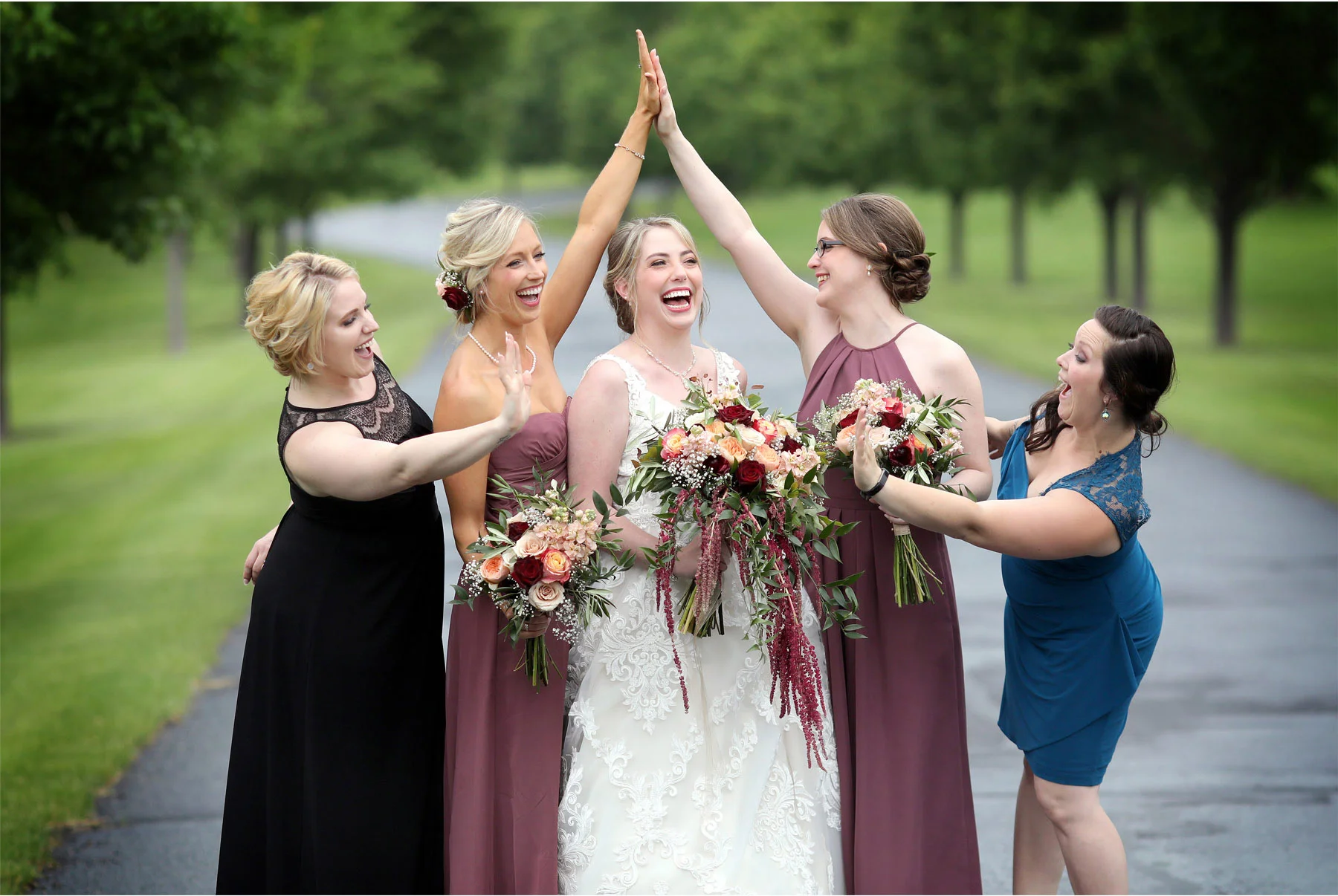 06-River-Falls-Wisconsin-Wedding-Photography-by-Vick-Photography-Bridesmaids-Britty-and-Tyler.jpg