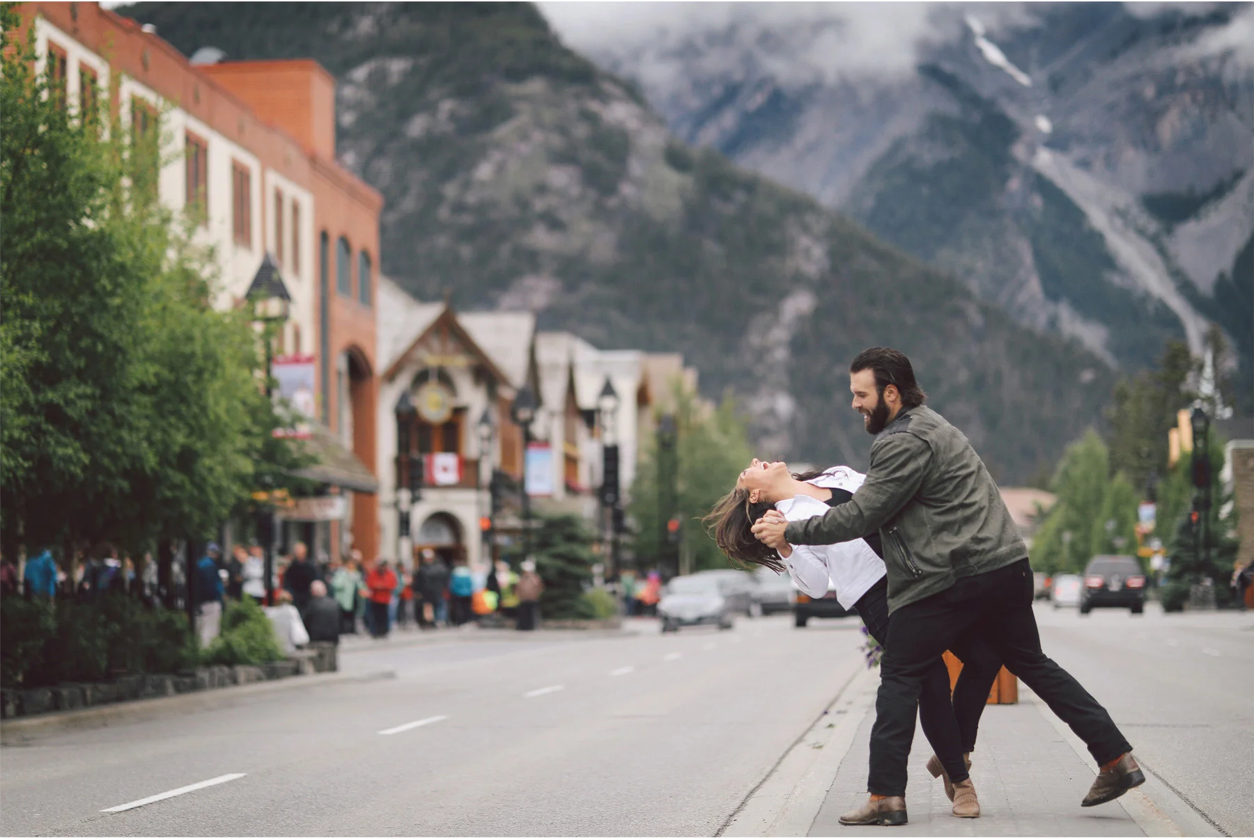 03-Calgary-Canada-Engagement-Photography-by-Vick-Photography-Mountains-Lizz-and-Brady.jpg