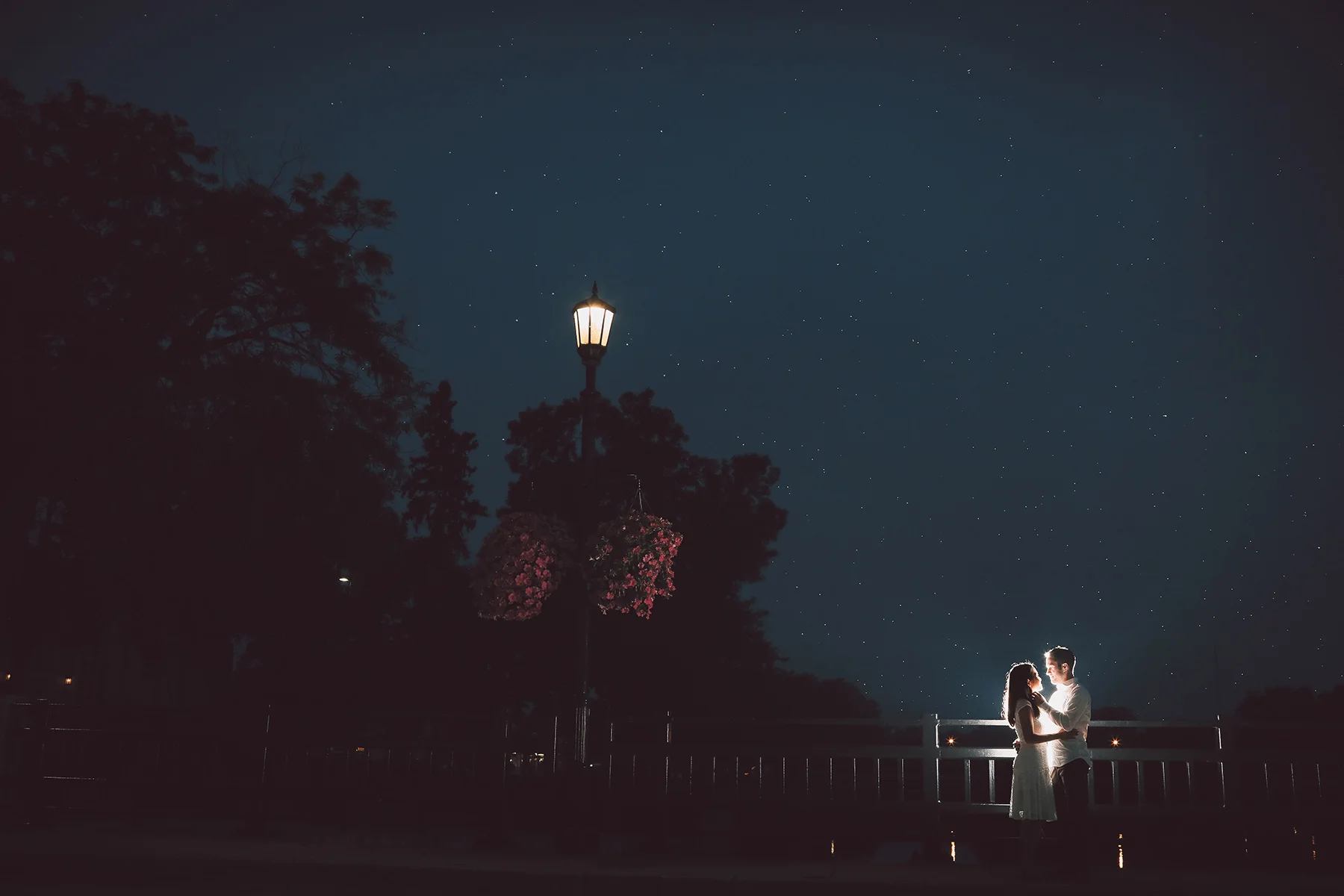 04-Vick-Photography-Engagement-Session-Night-Rain-Bridge.jpg