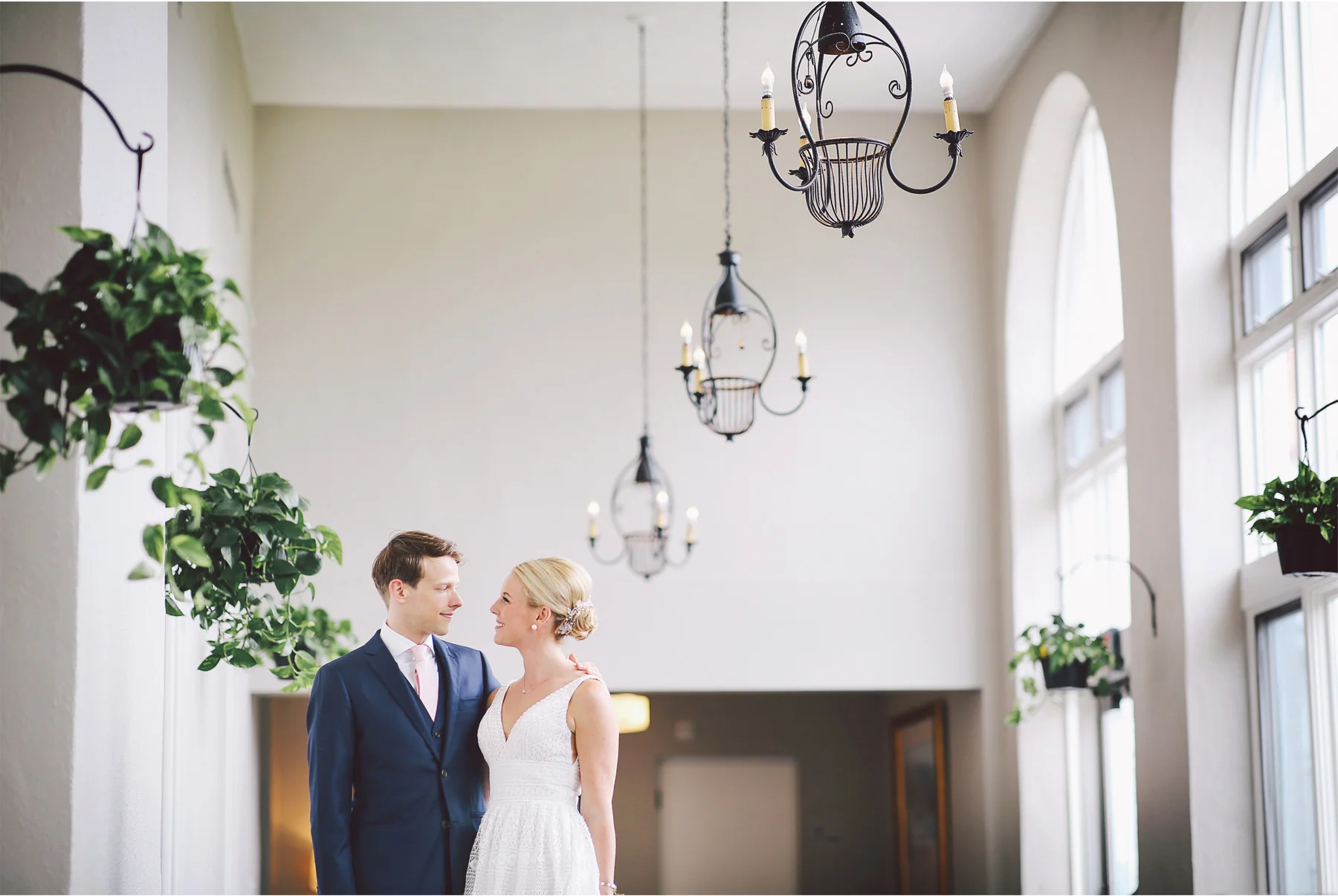 06-Minneapolis-Minnesota-Wedding-Photography-by-Vick-Photography-Lafayette-Club-First-Look-Maggie-and-Nicholas.jpg