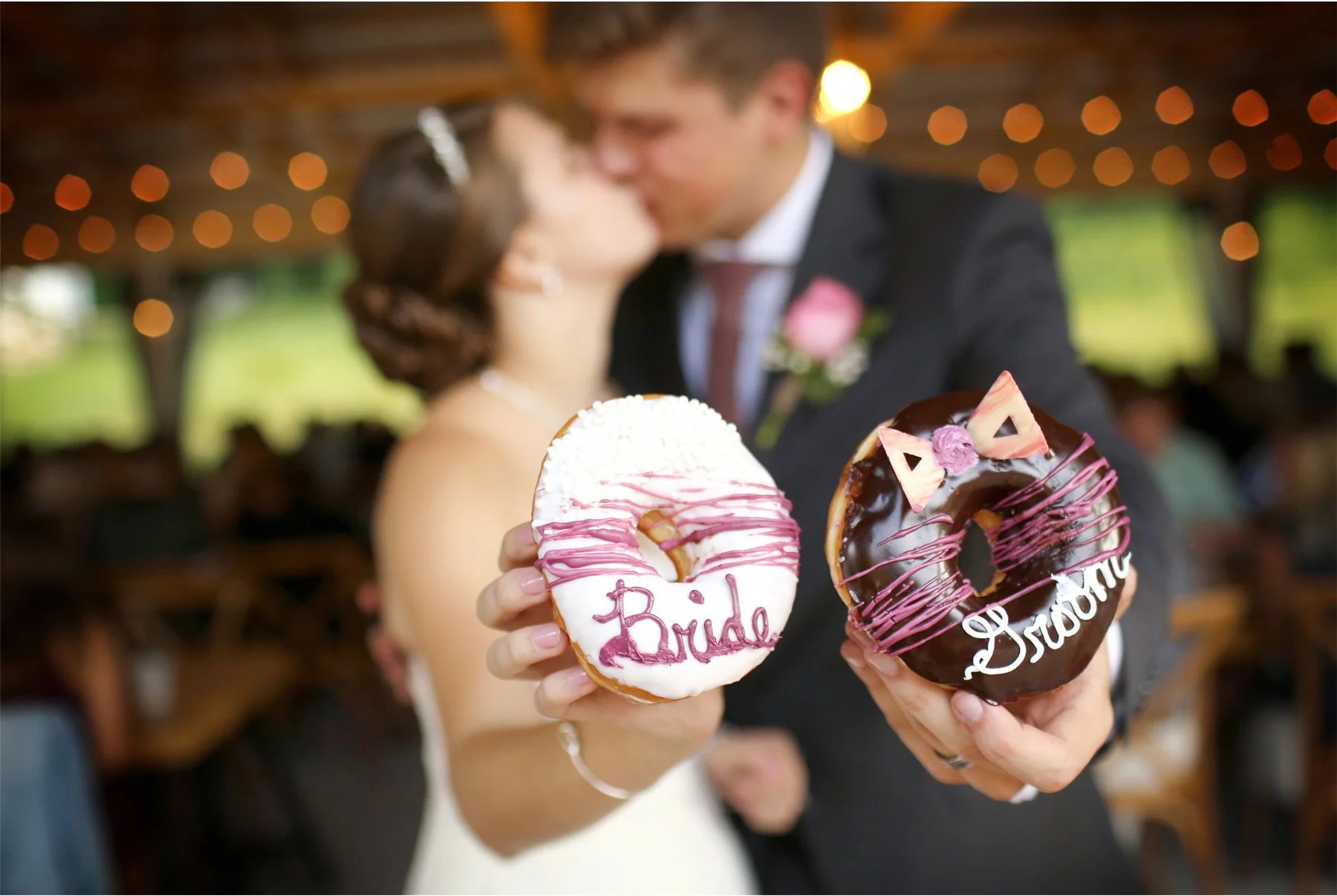 16-Red-Wing-Minnesota-Wedding-Photography-by-Vick-Photography-Round-Barn-Farm-Donuts-Reception-Nikki-and-Will.jpg