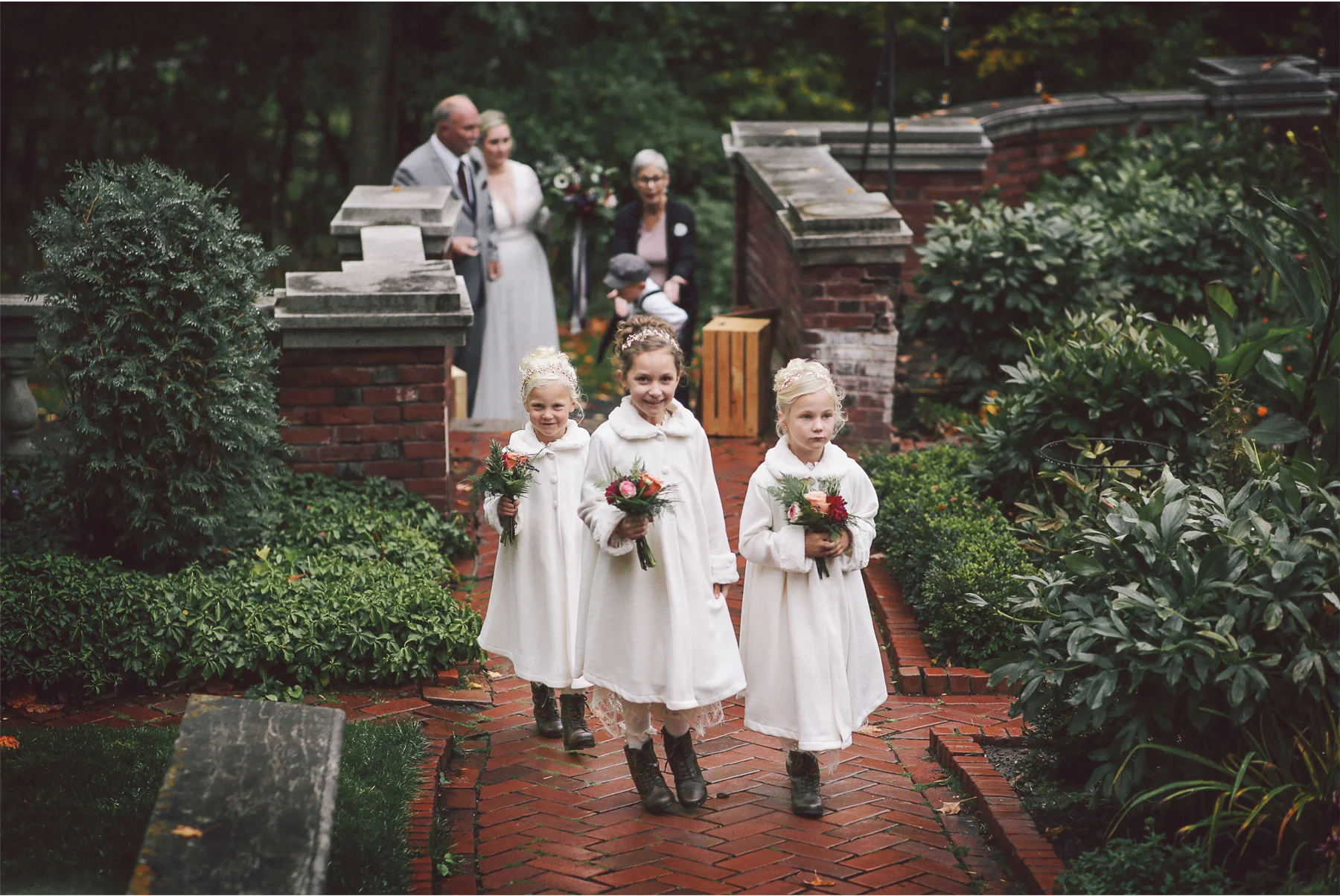 11-Duluth-Minnesota-Wedding-Photography-by-Vick-Photography-Glensheen-Mansion-Flower-Girls-Outdoor-Ceremony-Rain-Fall-Autumn-Kelli-and-Marc.jpg