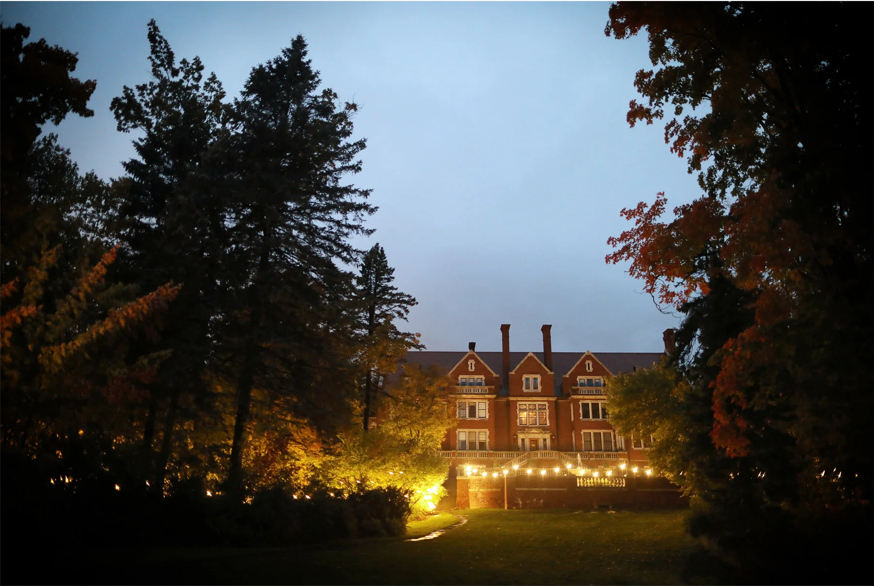 21-Duluth-Minnesota-Wedding-Photography-by-Vick-Photography-Glensheen-Mansion-Kelli-and-Marc.jpg