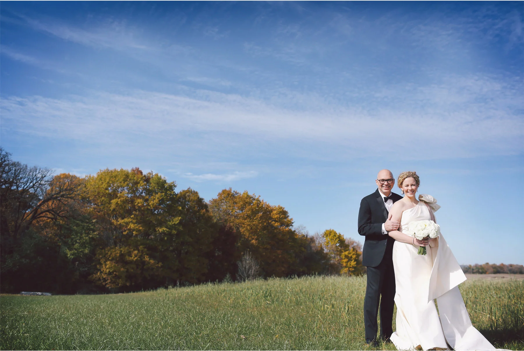 09-Minneapolis-Minnesota-Wedding-Photography-by-Vick-Photography-Bavaria-Downs-First-Look-Jill-and-David.jpg