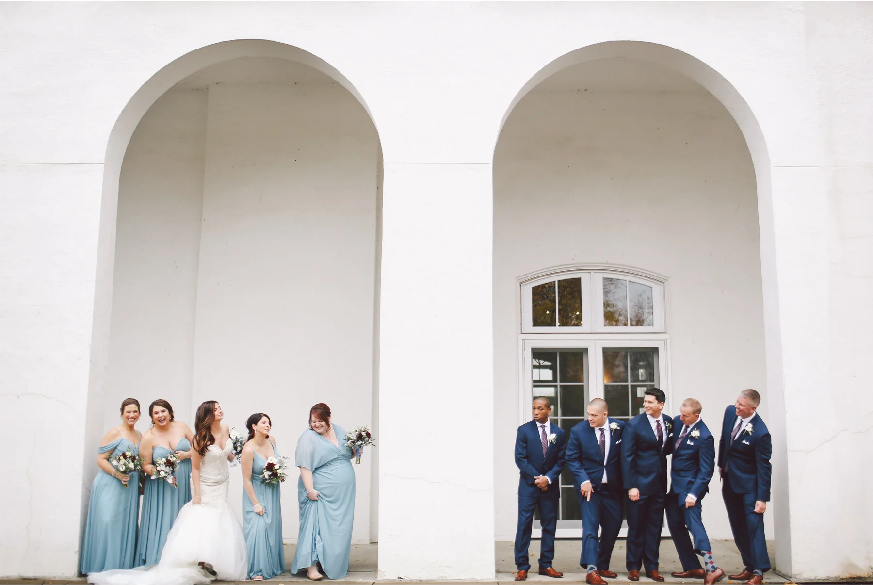05-Minneapolis-Minnesota-Wedding-Photography-by-Vick-Photography-Wedding-Party-Group-Country-Club-Jana-and-Matt.jpg