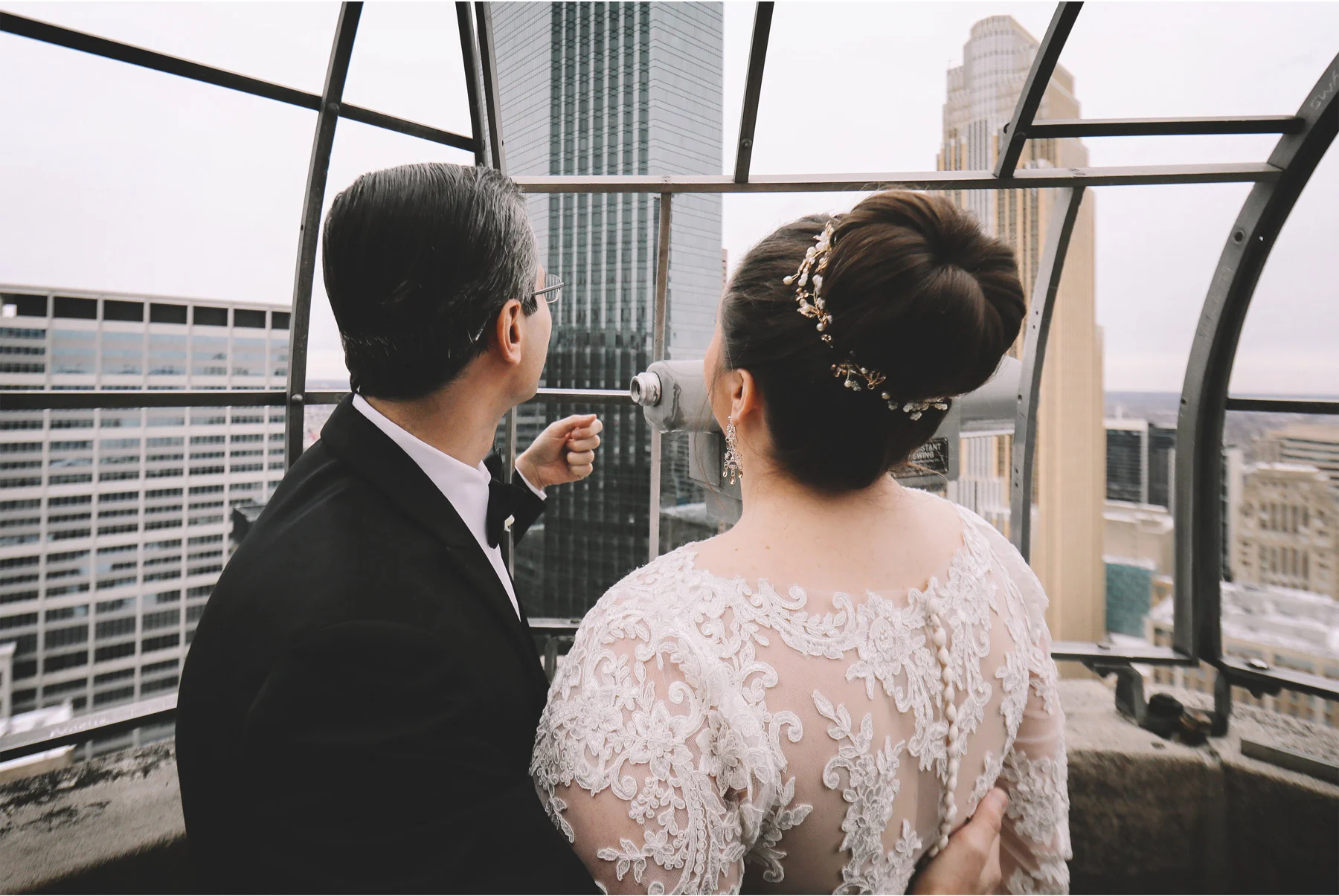 05-Minneapolis-Minnesota-Wedding-Photography-by-Vick-Photography-Foshay-Skyline-Anja-and-Waseem.jpg