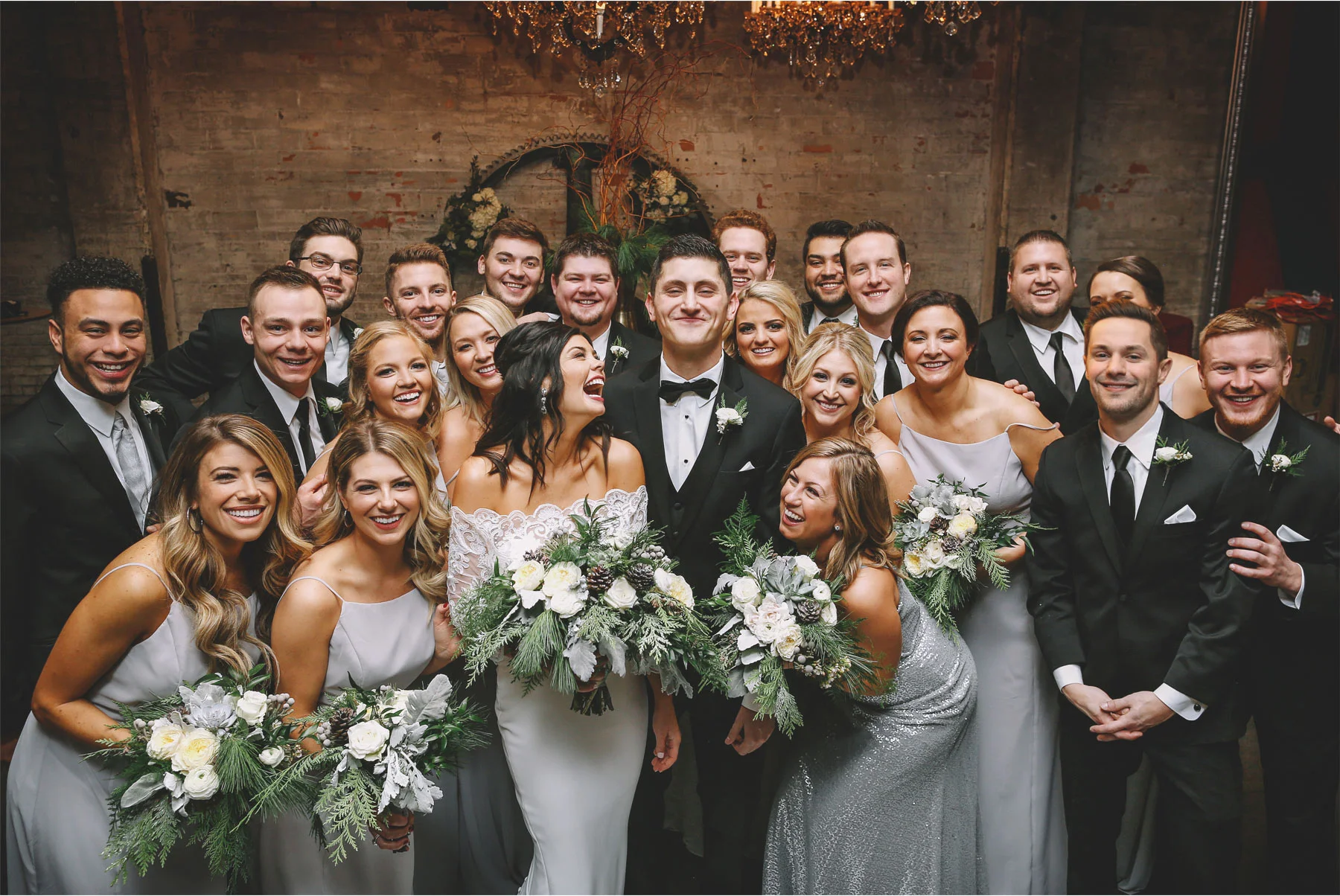 08-Minneapolis-Minnesota-Wedding-Photographer-by-Vick-Photography-Aria-Wedding-Party-Group-Maggie-and-Matt.jpg