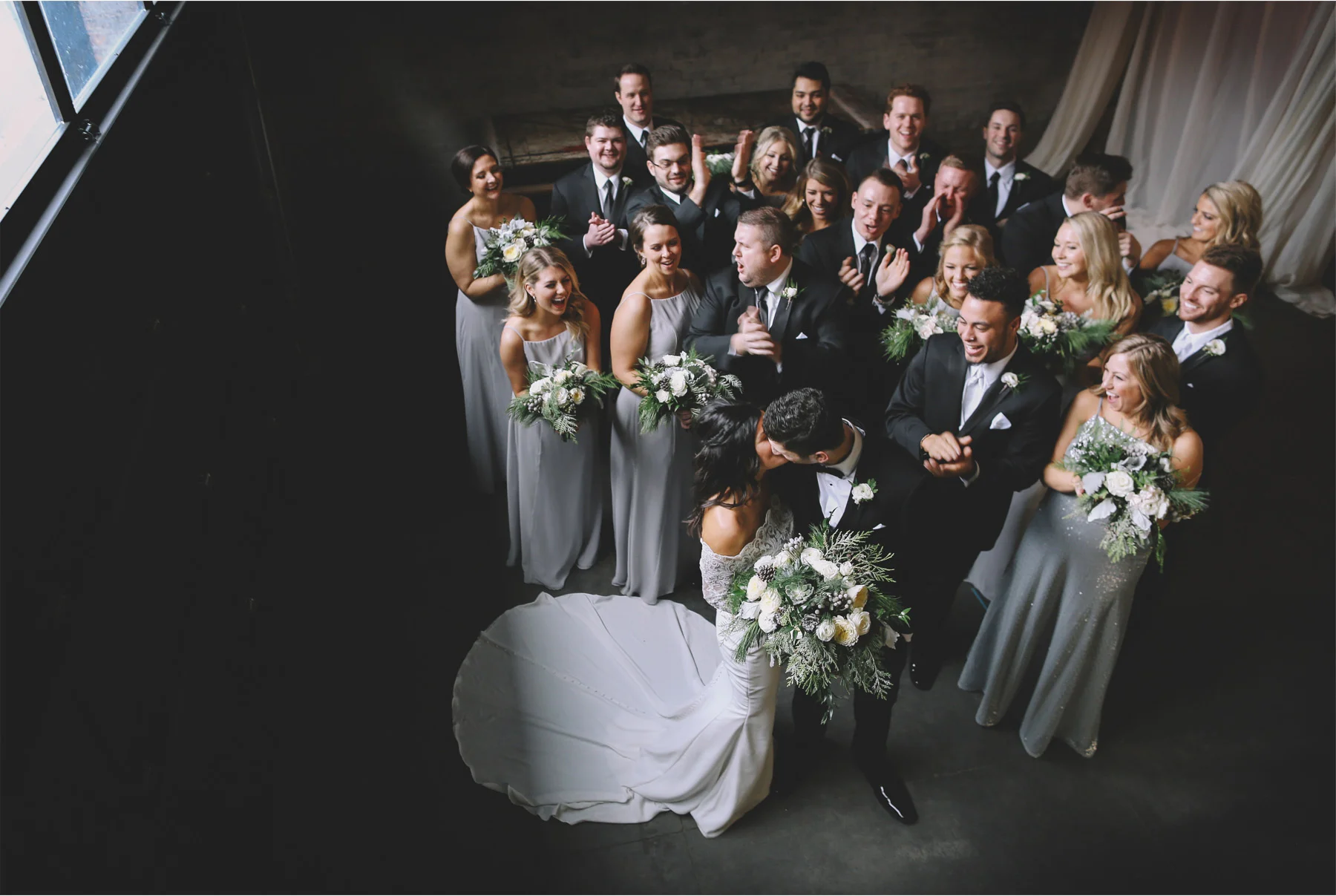 09-Minneapolis-Minnesota-Wedding-Photographer-by-Vick-Photography-Aria-Wedding-Party-Group-Maggie-and-Matt.jpg