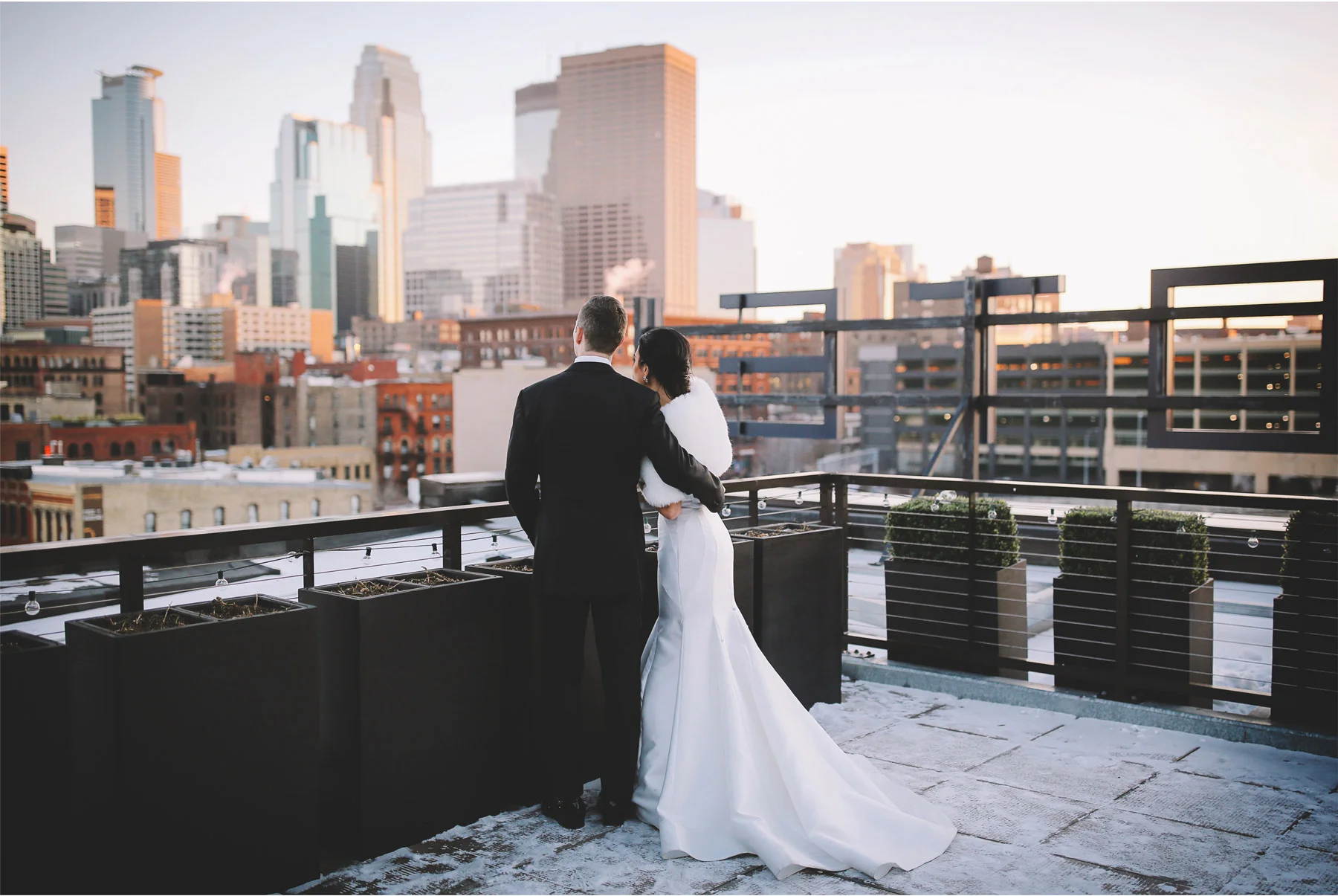 12-Minneapolis-Minnesota-Wedding-Photographer-Andrew-Vick-Photography-Winter-Bride-and-Groom-Downtown-Skyline-Allison-and-Steve.jpg