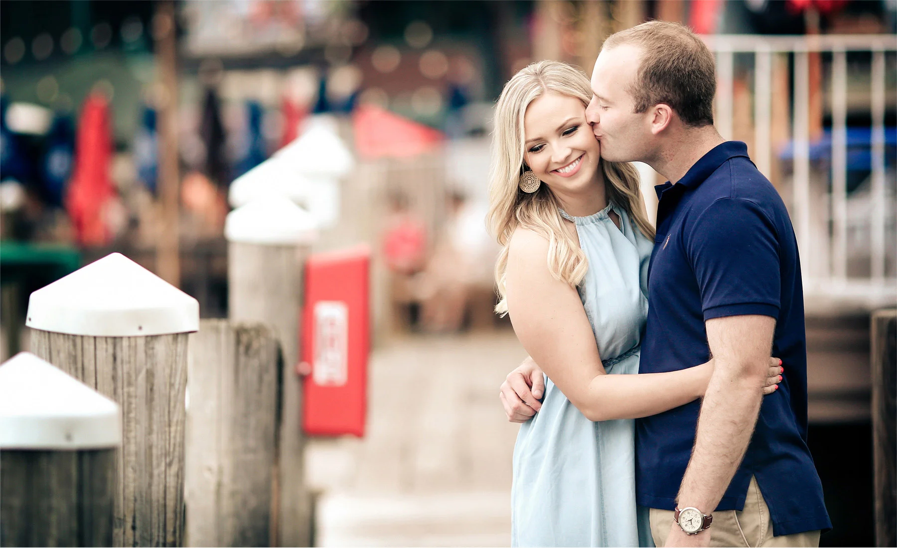 01-Wayzata-Minnesota-Engagement-Photographer-by-Andrew-Vick-Photography-Summer-Lake-Minnetonka-Kiss-Dock-Vintage-Ashley-&-Kasey.jpg