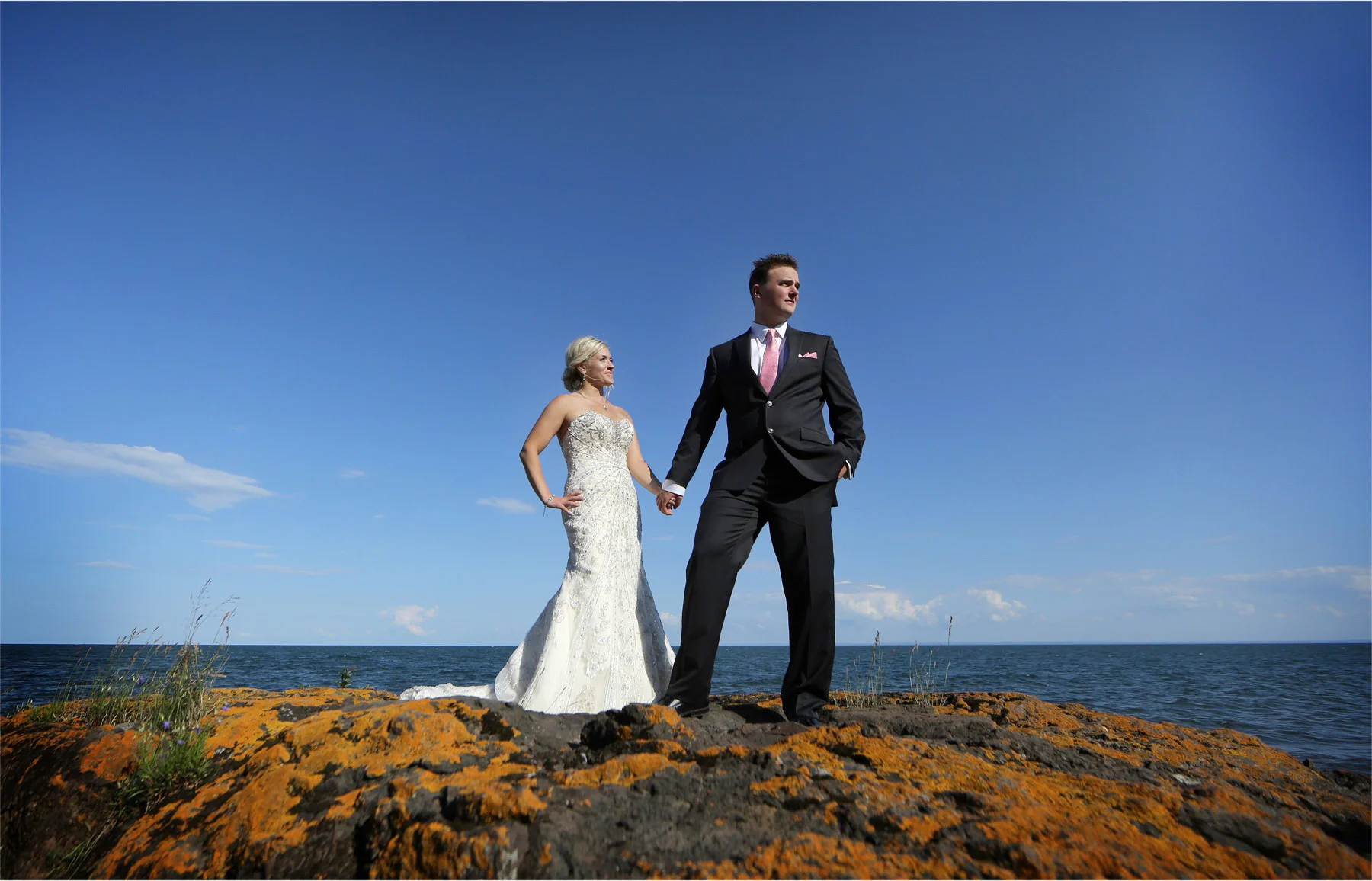 16-Duluth-Minnesota-Wedding-Photographer-by-Andrew-Vick-Photography-Summer-Groom-Bride-Lake-Superior-Lindsey-and-Adam.jpg