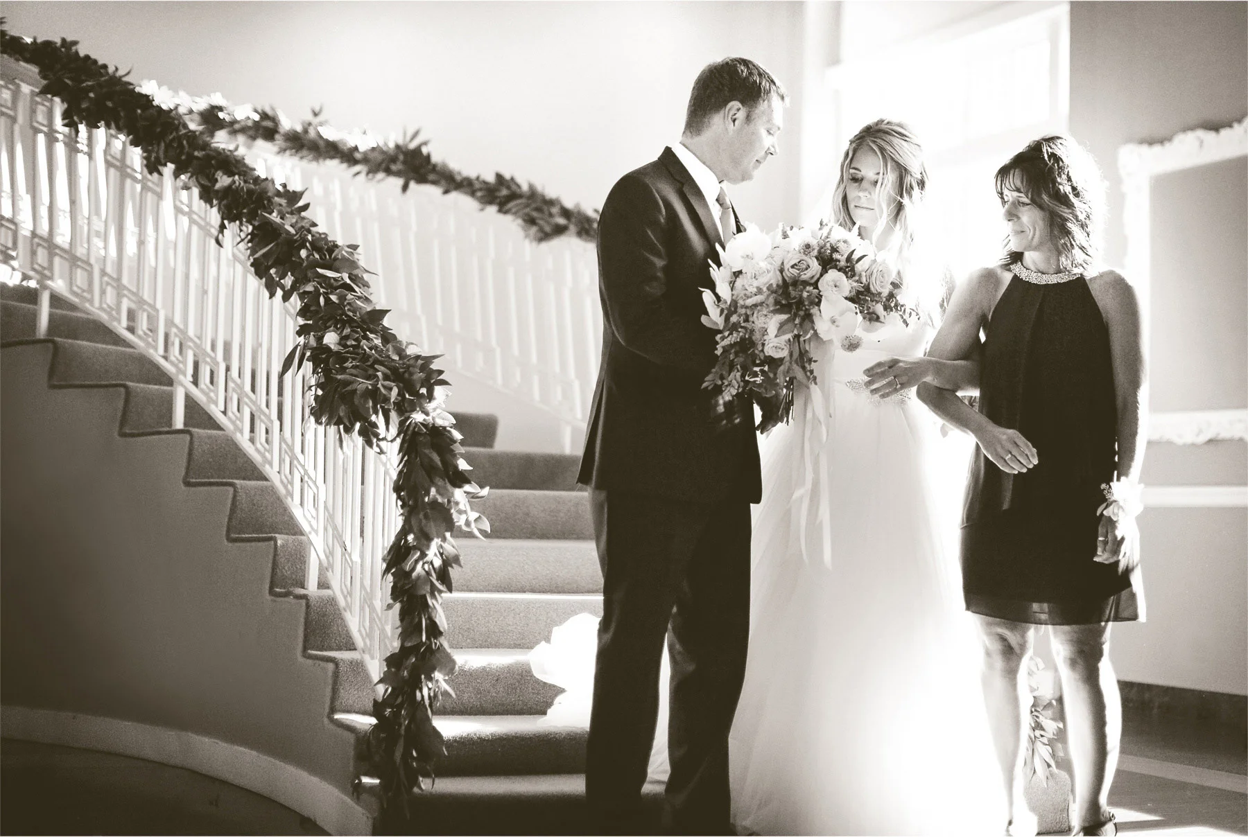 12-Minneapolis-Minnesota-Wedding-Photographer-by-Andrew-Vick-Photography-Summer-Calhoun-Beach-Club-Ceremony-Bride-Mother-Father-Parents-Black-and-White-Lexie-and-James.jpg