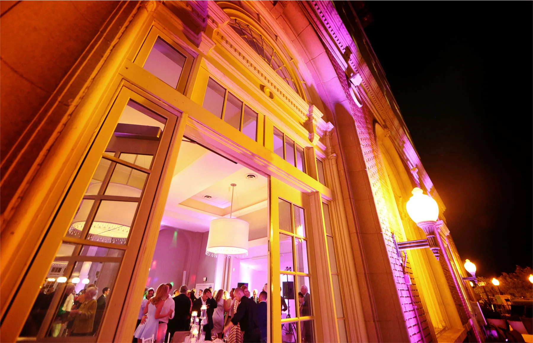 28-Minneapolis-Minnesota-Wedding-Photographer-by-Andrew-Vick-Photography-Summer-Calhoun-Beach-Club-Reception-Dance-Night-Lexie-and-James.jpg