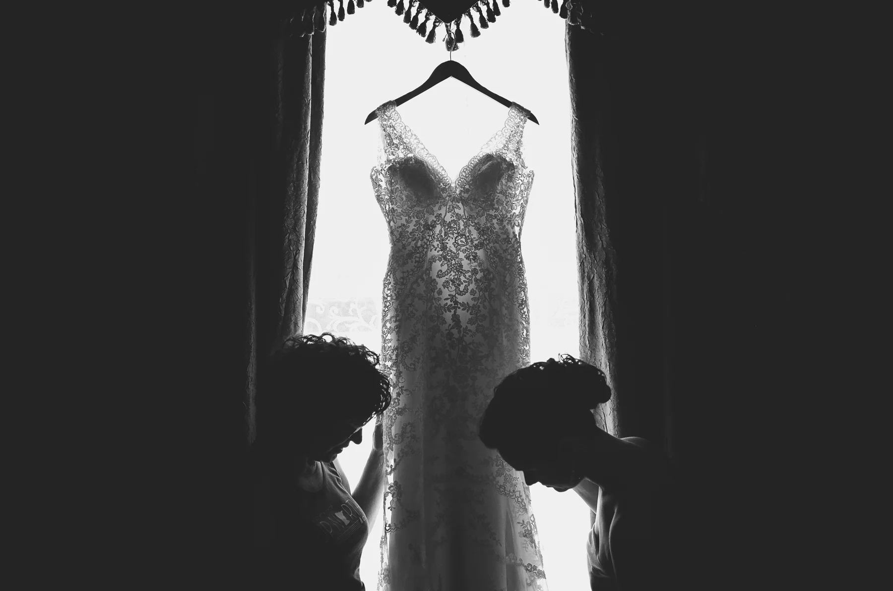 01-Minneapolis-Minnesota-Wedding-Photographer-by-Andrew-Vick-Photography-Summer-Renaissance-Depot-Getting-Ready-Bride-Mother-Parents-Dress-Black-and-White-Ashley-and-Eric.jpg