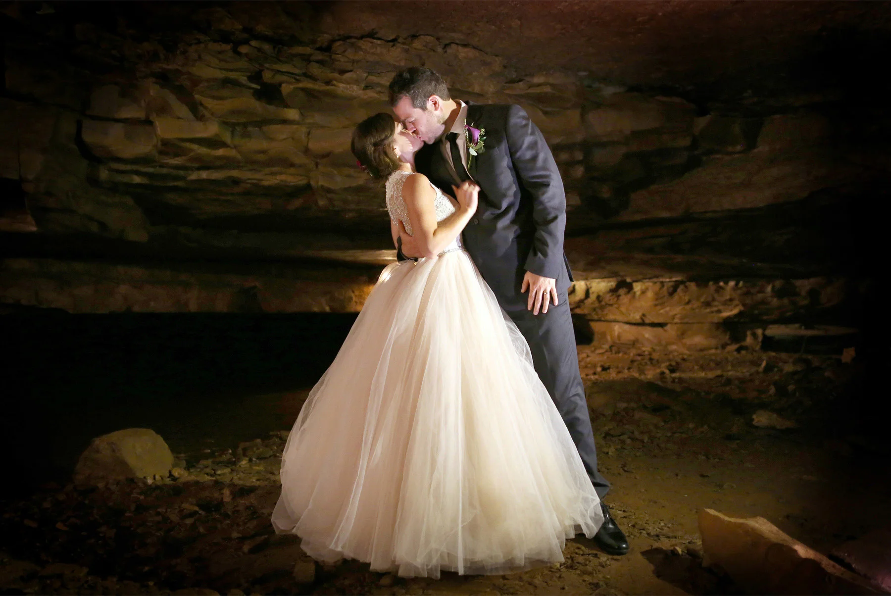 21-Bowling-Green-Kentucky-Wedding-Photographer-by-Andrew-Vick-Photography-Destination-Summer-Lost-River-Cave-Reception-Bride-Groom-Kiss-Katie-and-Jon.jpg