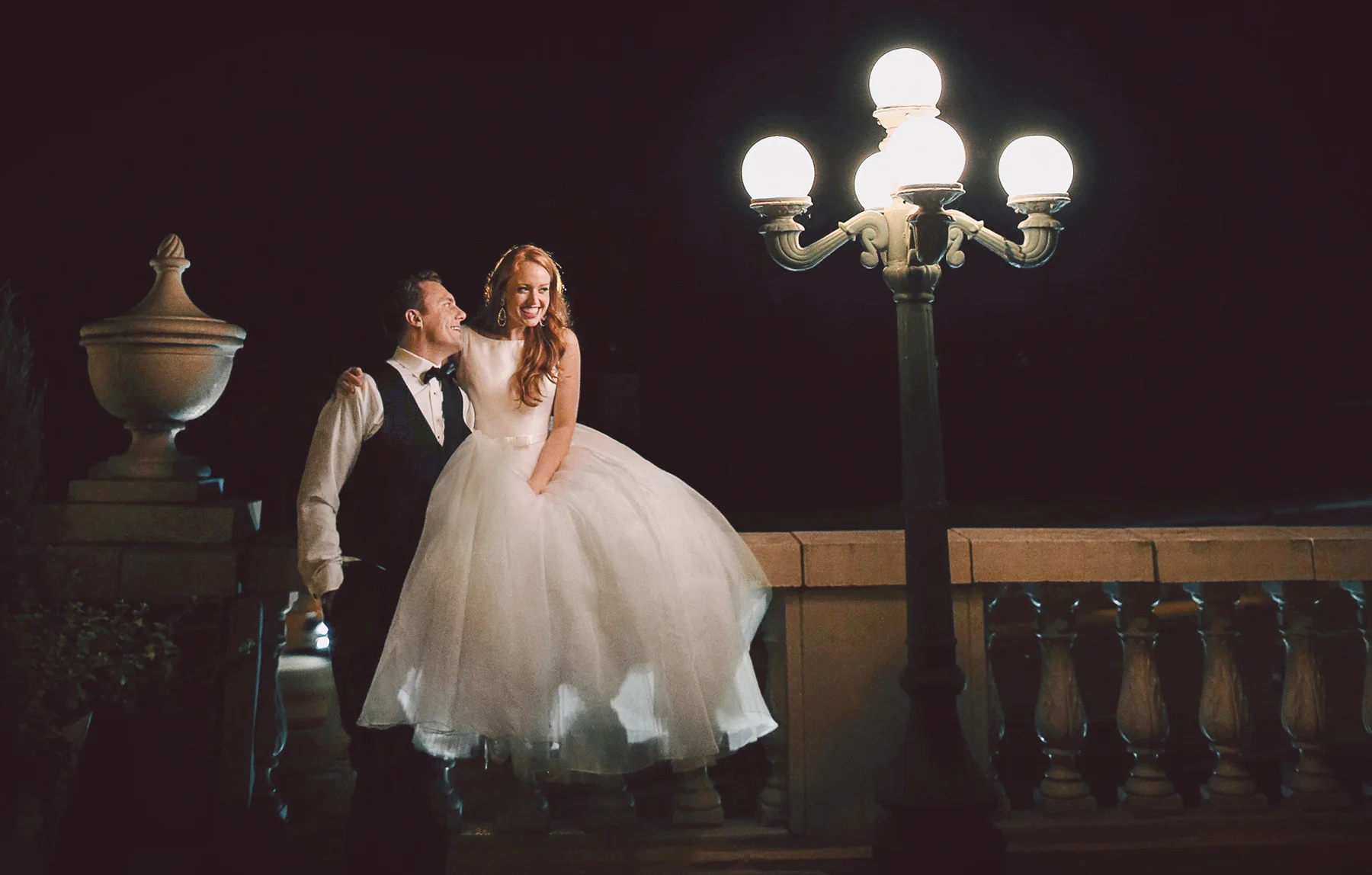 32-Minneapolis-Minnesota-Wedding-Photographer-by-Andrew-Vick-Photography-Fall-Autumn-Calhoun-Beach-Club-Reception-Bride-Groom-Terrace-Night-Vintage-Kristy-and-Jack.jpg