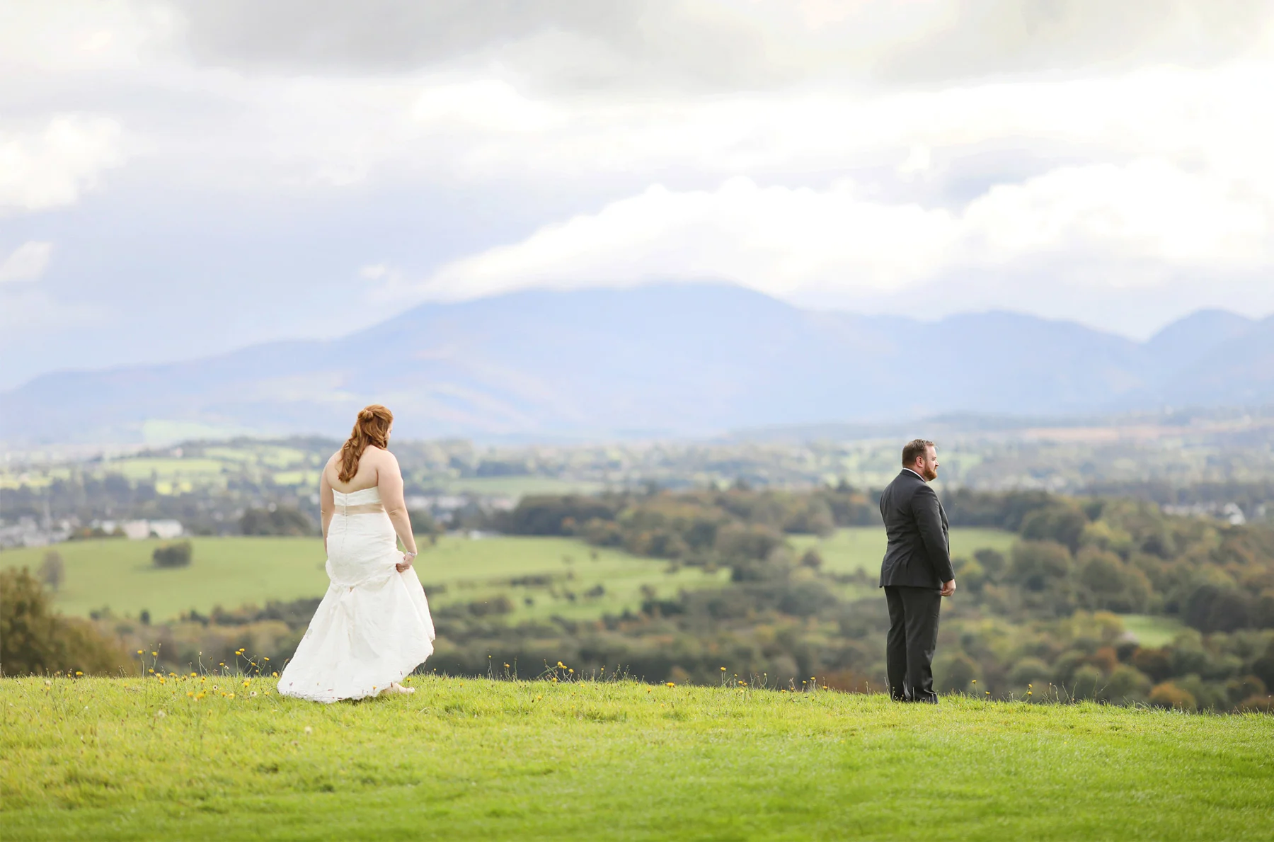 21-Kilarney-Ireland-Wedding-Photographer-by-Andrew-Vick-Photography-Fall-Autumn-Destination-First-Meeting-Look-Bride-Groom-Landscape-Village-Field-Becca-and-Donal.jpg