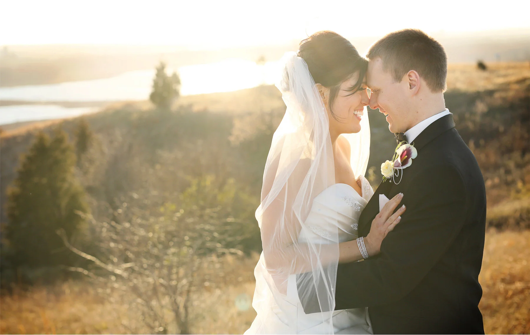 17-Eden-Prairie-Minnesota-Wedding-Photographer-by-Andrew-Vick-Photography-Fall-Autumn-Bearpath-Golf-Country-Club-Bride-Groom-Field-Embrace-Brittany-and-Ryan.jpg
