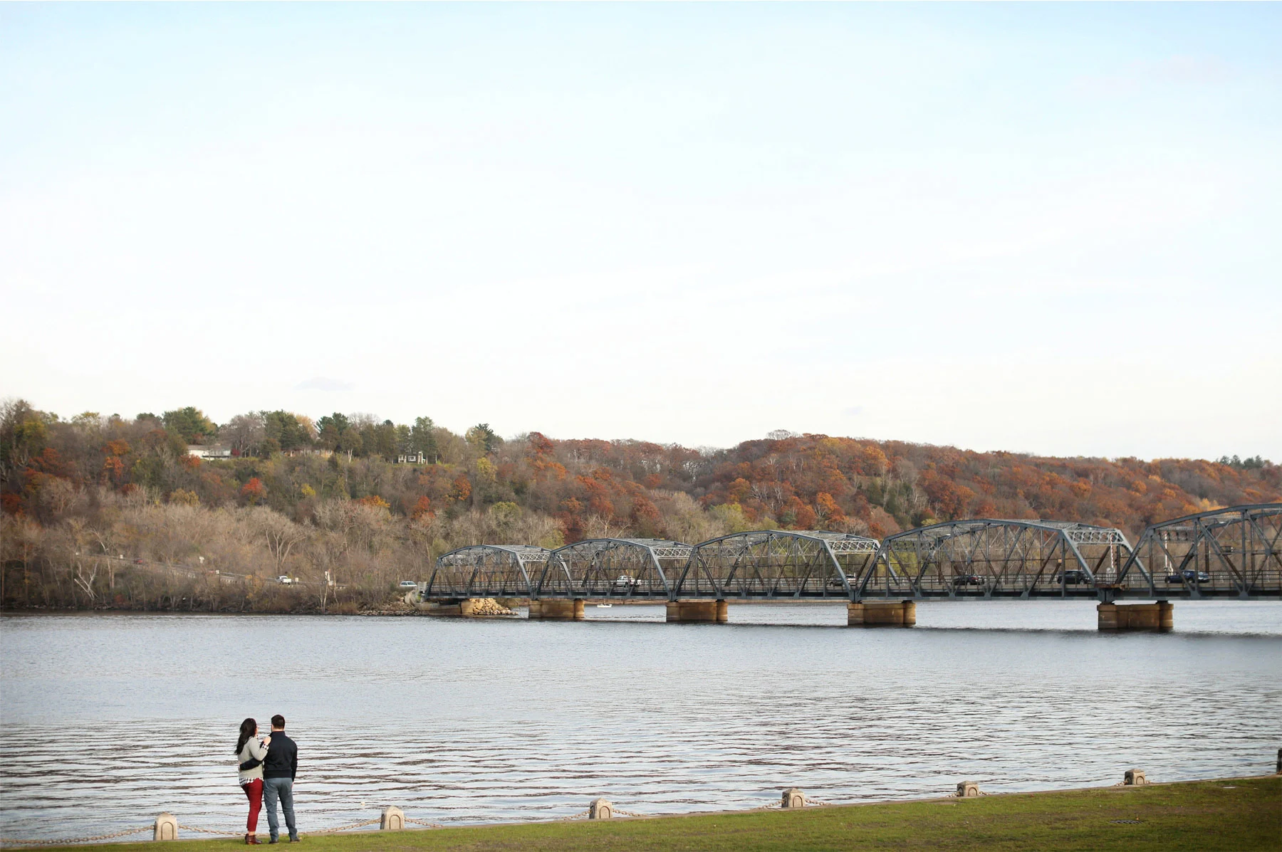 13-Stillwater-Minnesota-Wedding-Photographer-by-Andrew-Vick-Photography-Fall-Autumn-Engagement-Bride-Groom-Lift-Bridge-Embrace-Gillian-and-Nick.jpg
