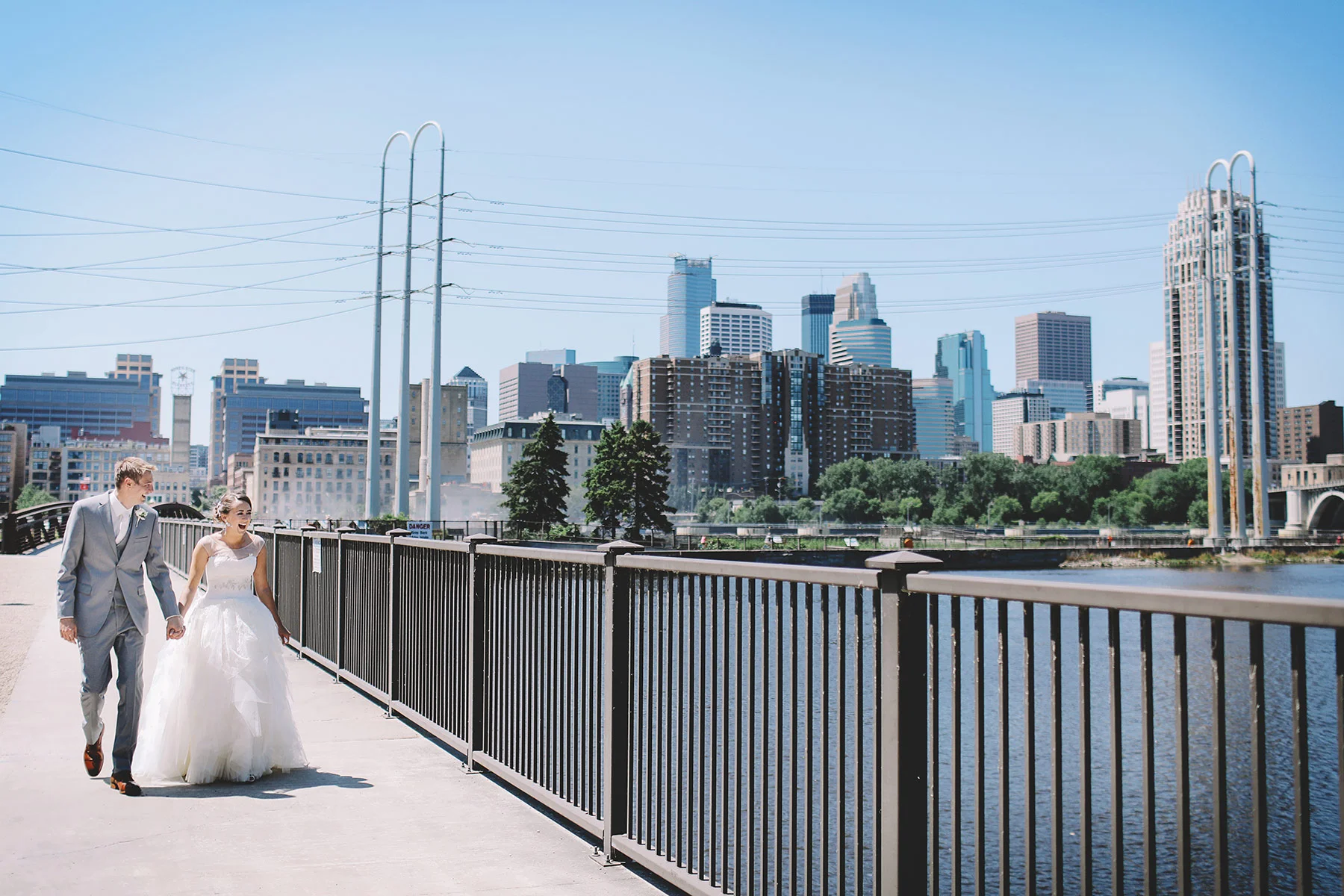 Minneapolis-minnesota-Vick-Photography-Wedding-Skyline-Bride-Groom-Stone-Arch-Bridge.jpg
