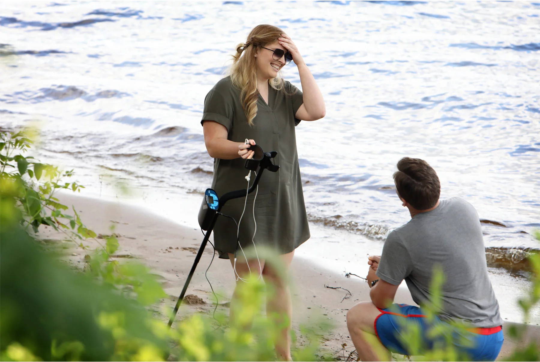 04-Vick-Photography-Proposal-Minnesota-Minneapolis-Beach-Metal-Detectors-Veronica-and-Tyler.jpg