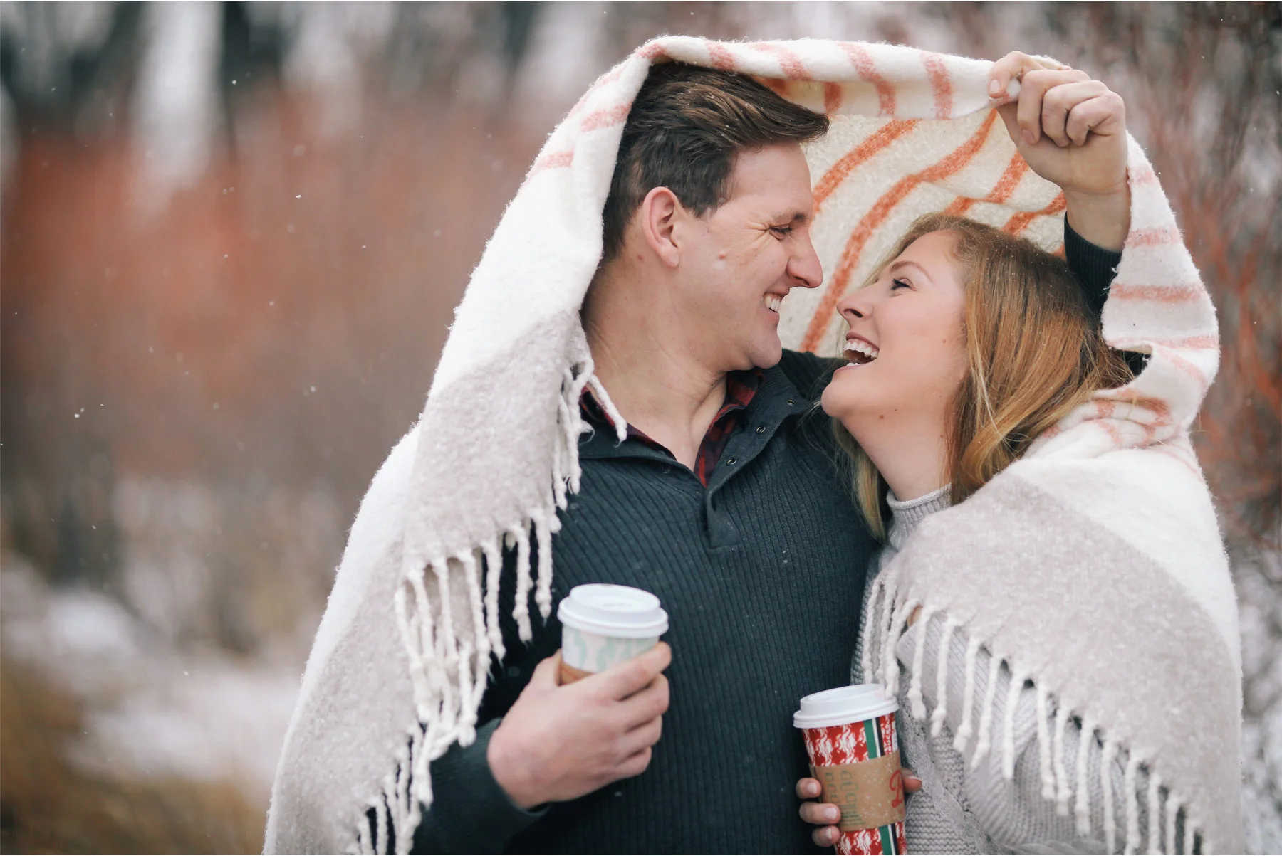 04-Vick-Photography-Engagement-Session-Winter-Outdoor-Couple-Blanket-Coffee-Veronica-and-Tyler.jpg