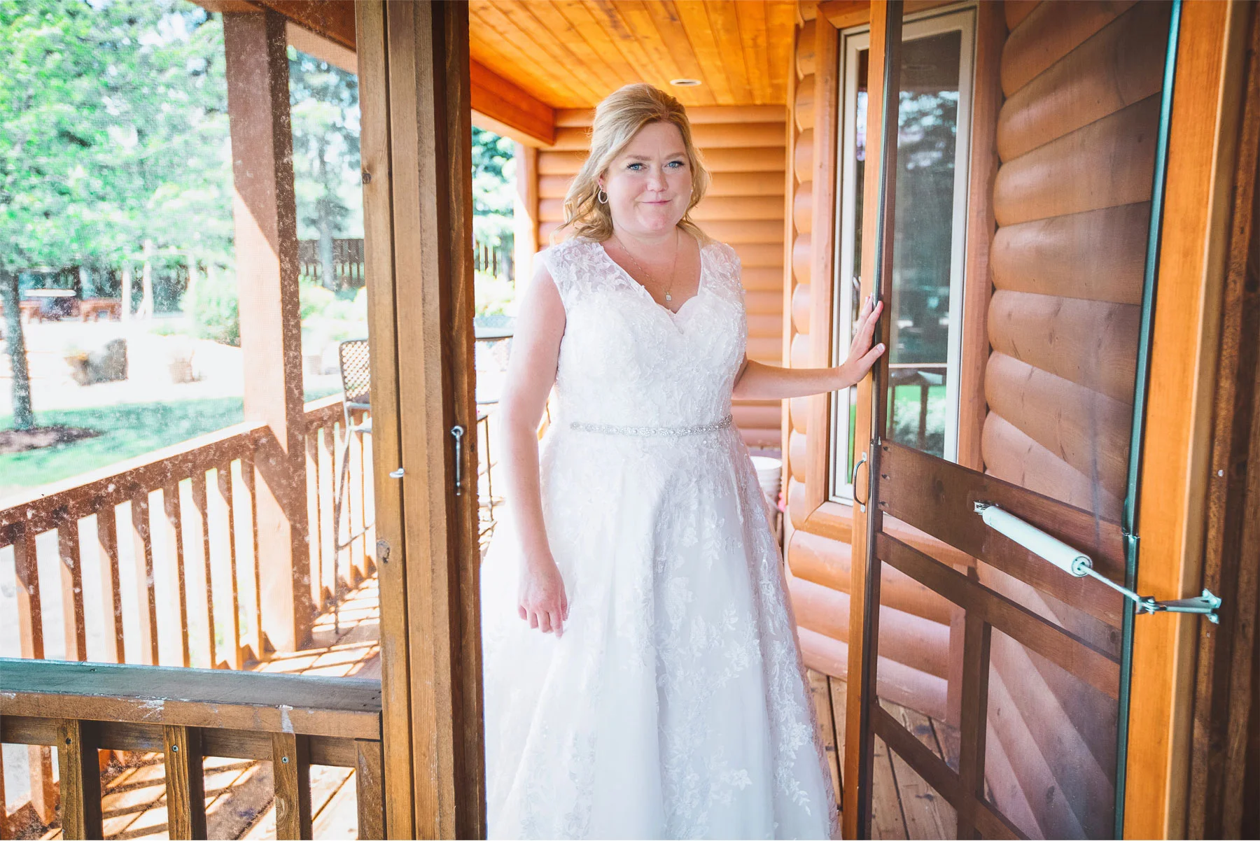 01-Vick-Photography-Wedding-Brainerd-Minnesota-Pine-Peaks-Lodge-Cabin-Rustic-Bride-Kristi-and-Noel.jpg