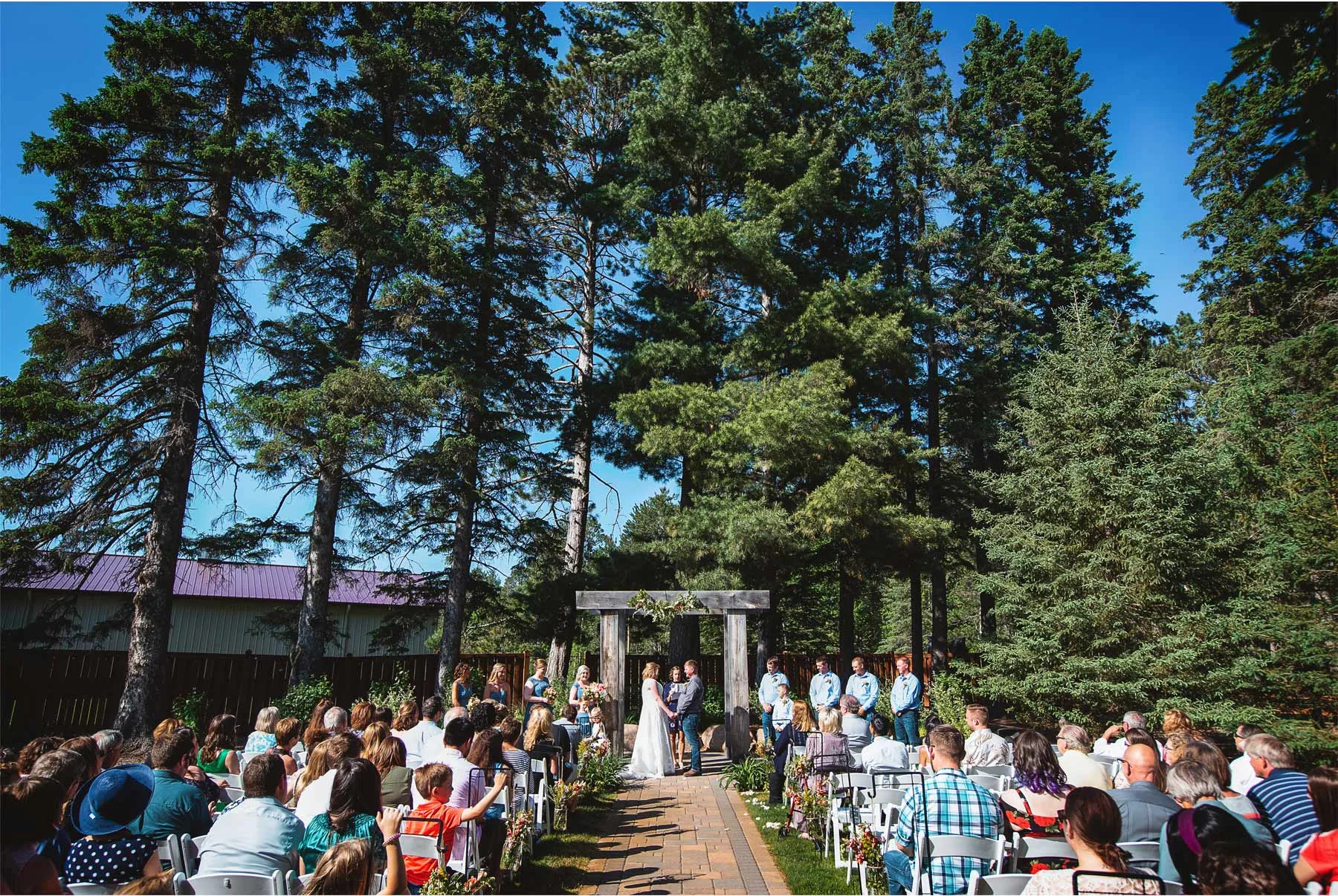 08-Vick-Photography-Wedding-Brainerd-Minnesota-Pine-Peaks-Lodge-Cabin-Rustic-Outdoor-Ceremony-Kristi-and-Noel.jpg