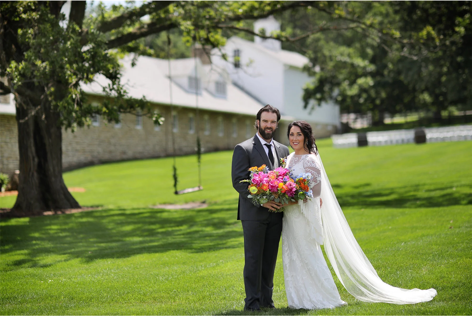 09-Vick-Photography-Rochester-Minnesota-Mayowood-Stone-Barn-Country-Wedding-Summer-Bride-Groom-Lizz-and-Brady.jpg