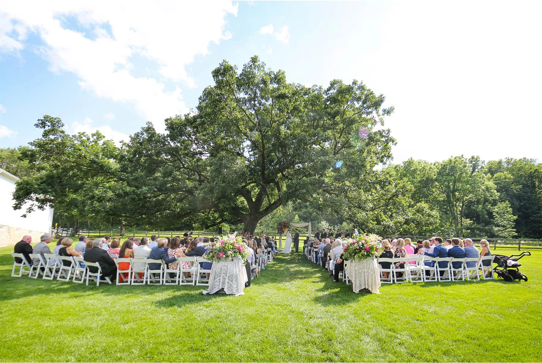 15-Vick-Photography-Rochester-Minnesota-Mayowood-Stone-Barn-Country-Wedding-Summer-Outdoor-Ceremony-Tree-Lizz-and-Brady.jpg