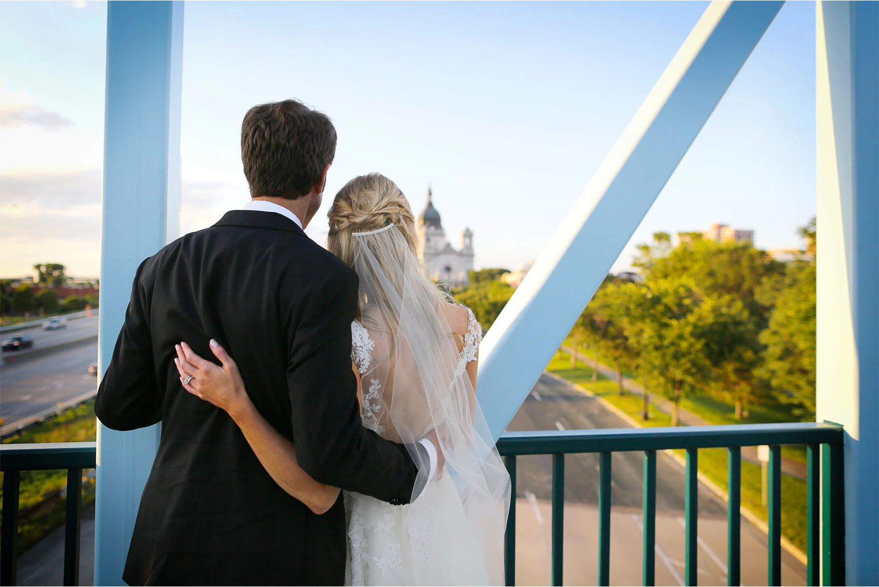 19 Wedding Vick Photography Minneapolis Minnesota Bride Groom Blue Bridge Sunset Michelle and William.jpg