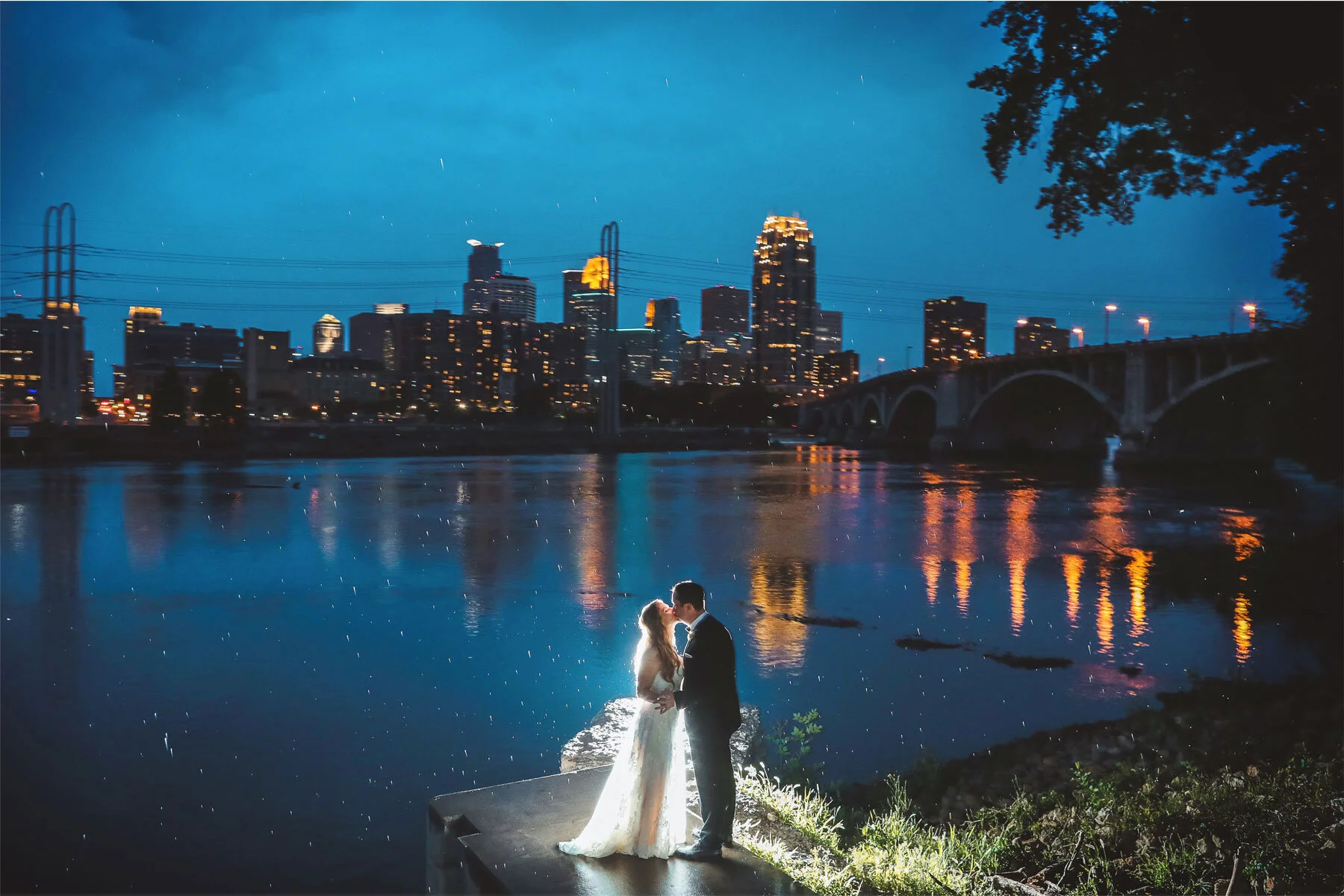 21-Minnesota-Wedding-Vick-Photography-Minneapolis-Skyline-Outdoor-Night-Amy-and-Avi.jpg