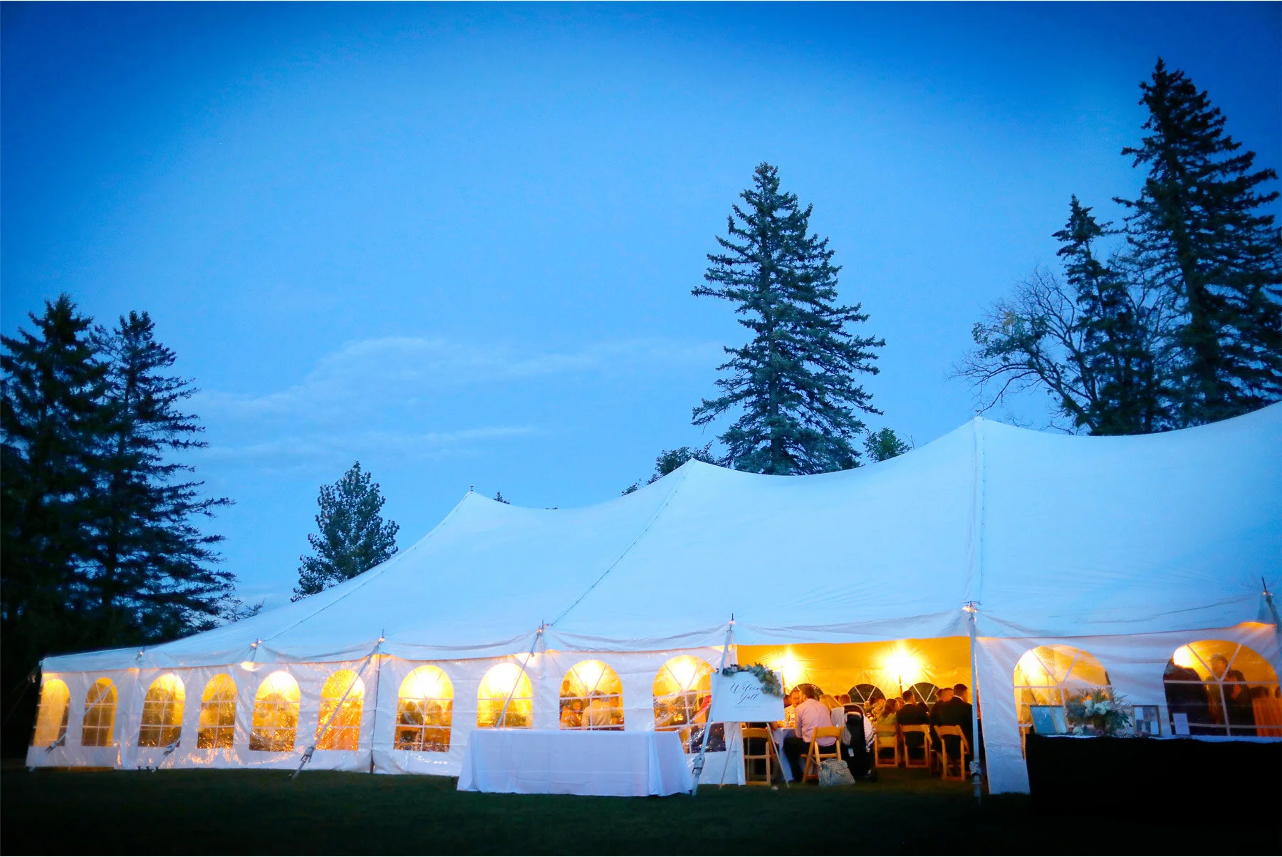19-Vick-Photography-Wedding-Duluth-Minnesota-Glensheen-Mansion-Reception-Tent-Night-Outdoor-Summer-Catherine-and-John.jpg