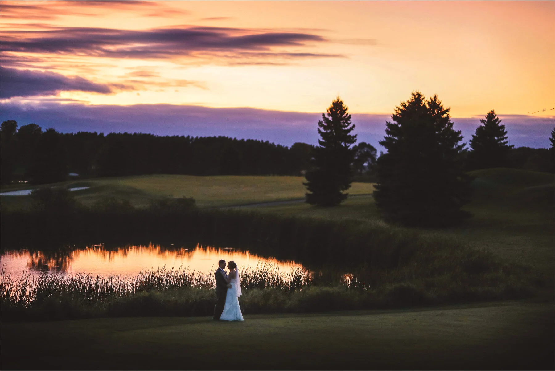 21-Vick-Photography-Minneapolis-Minnesota-Wedding-Rush-Creek-Golf-Club-Reception-Sunset-Amanda-and-Michael.jpg