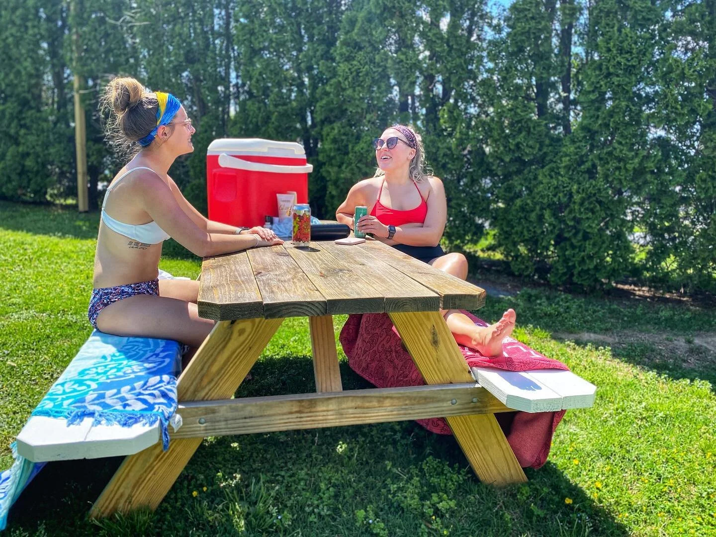 #summervibes are here, sunny days and backyard chill sessions are all we need. We&rsquo;re taking bookings and ready to host you this summer at our #airbnb in Rehoboth Beach, Delaware. Visit the link in the bio for more info on rentals and rates ☀️ ?