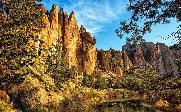 Smith Rock ⛰, Oregon, 🇺🇸 

⁣
.⁣
.⁣
.⁣
.⁣
.⁣
#travel #travelgram #traveltheglobe #travelphotography #travelling #travelblogger #traveler #traveller #travelingram #traveltheworld #travelblog #travels #traveladdict #travellife #travelphoto #travelpics