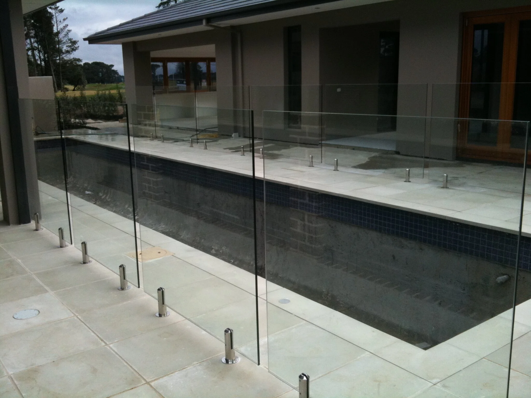 Frameless Pool Fence