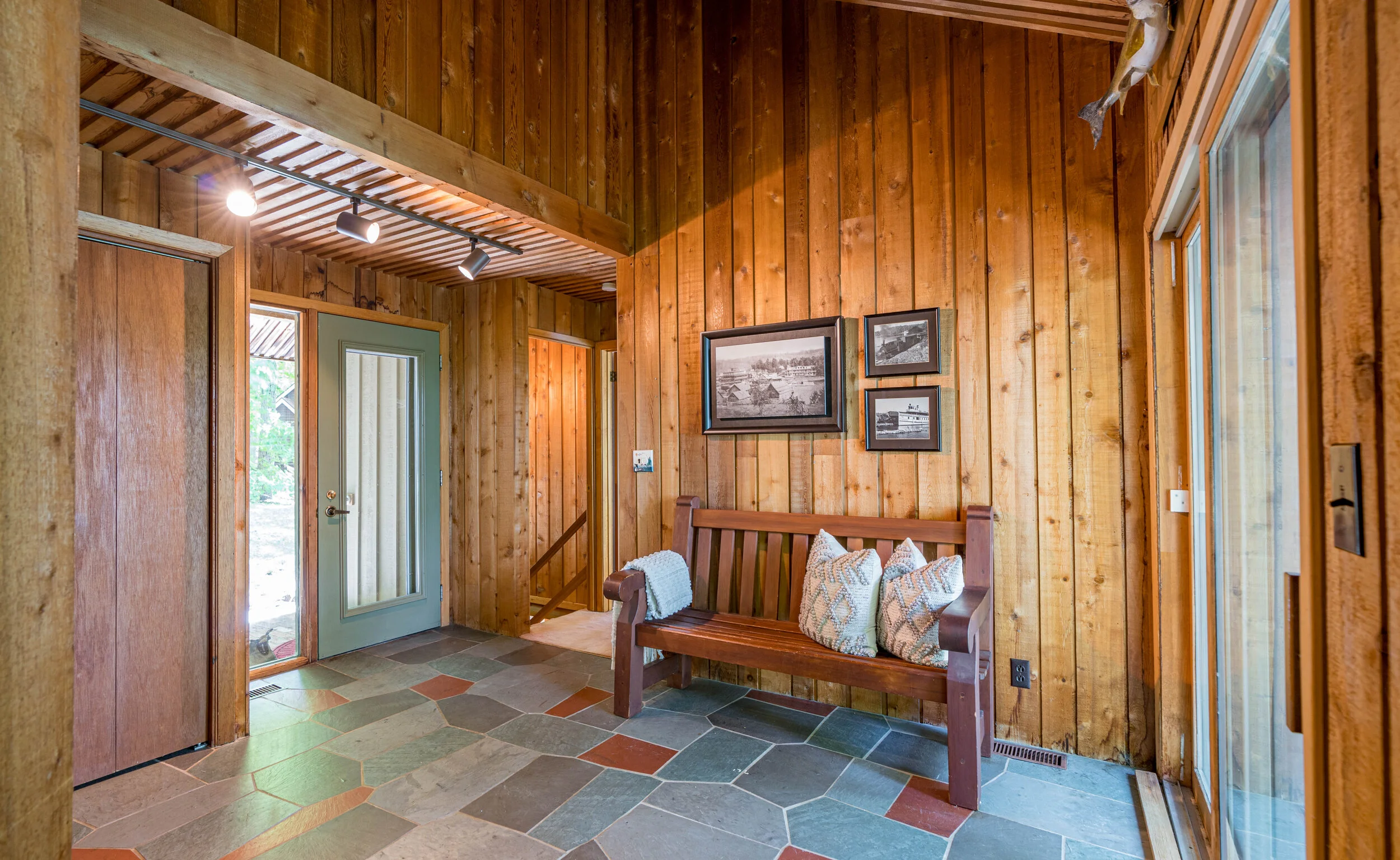 1049 Baxter Road - Baysville - Modern Movement Creative - Real Estate - September 08, 2021-21.jpg
