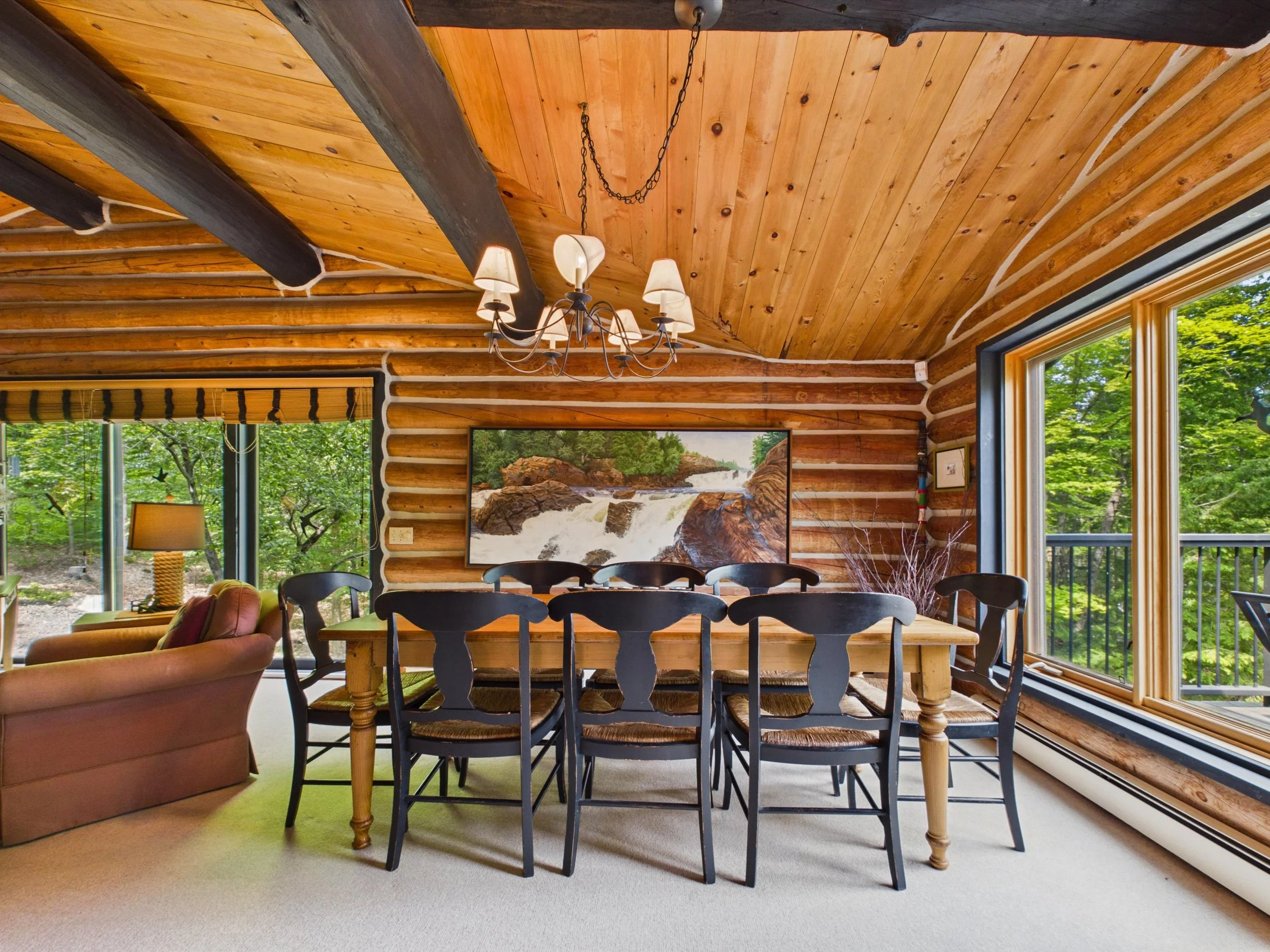 16-1054 Hilltop Crescent-6.jpg
