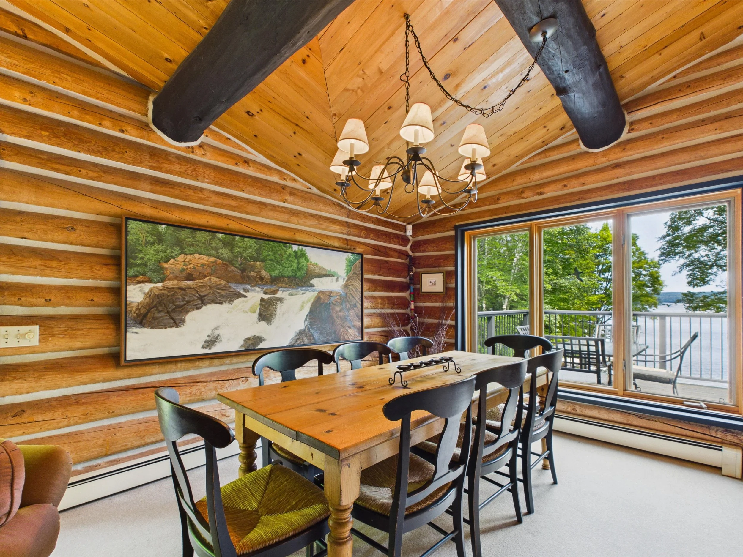 17-1054 Hilltop Crescent-7.jpg