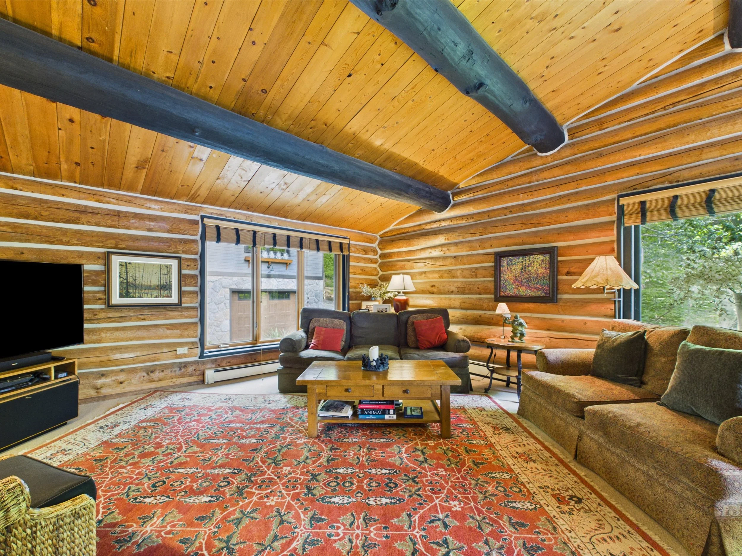 21-1054 Hilltop Crescent-11.jpg