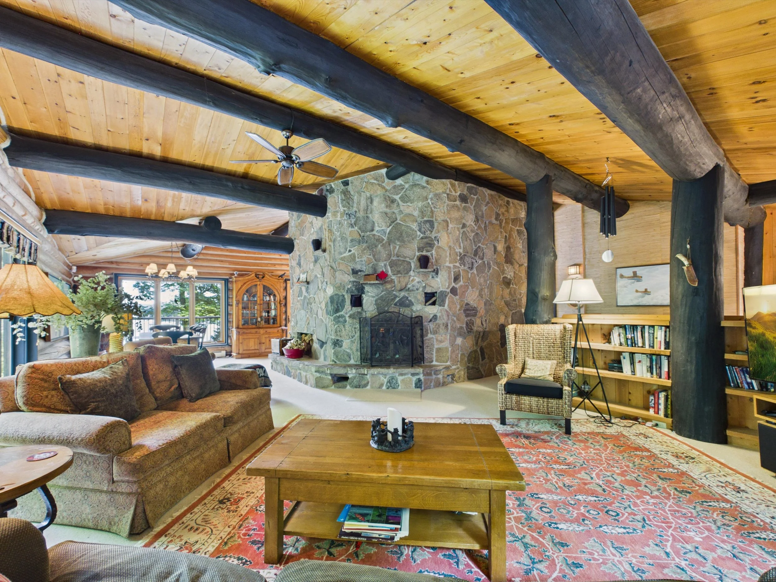 22-1054 Hilltop Crescent-12.jpg
