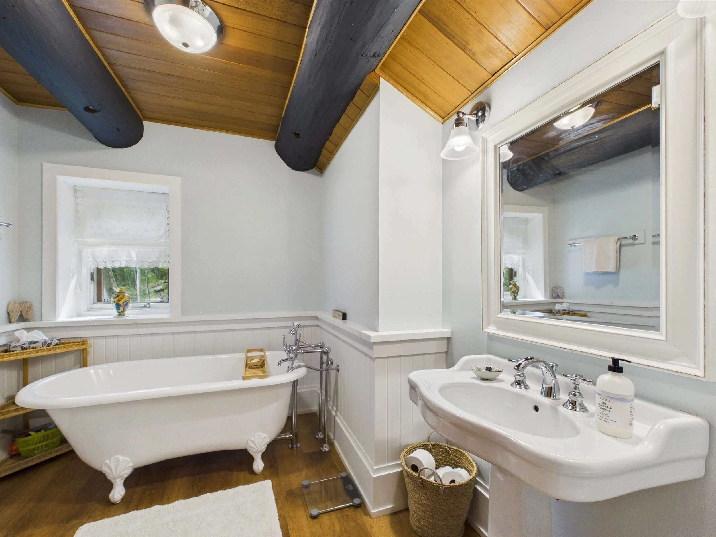 40-1054 Hilltop Crescent-31.jpg
