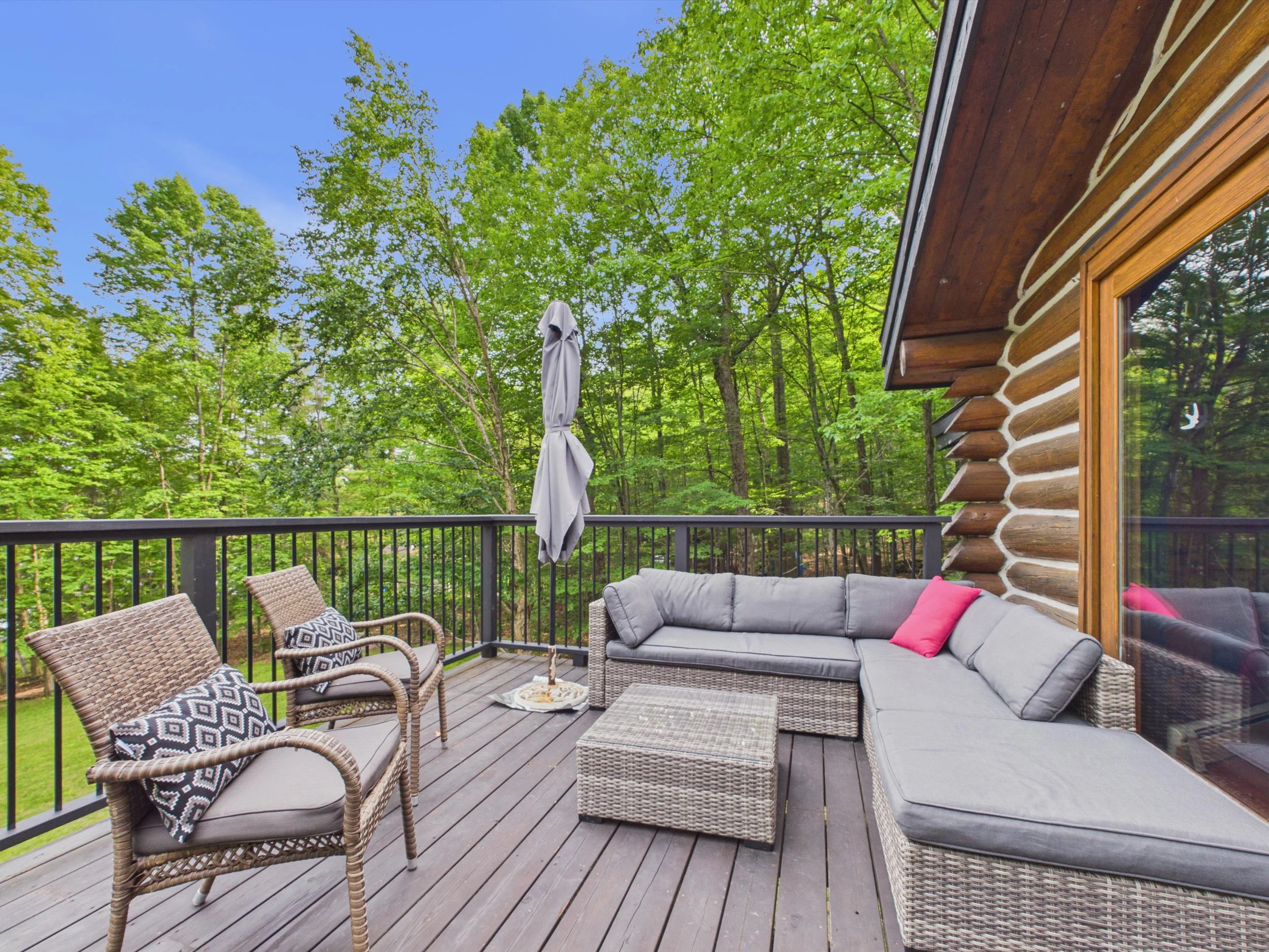 44-1054 Hilltop Crescent-35.jpg