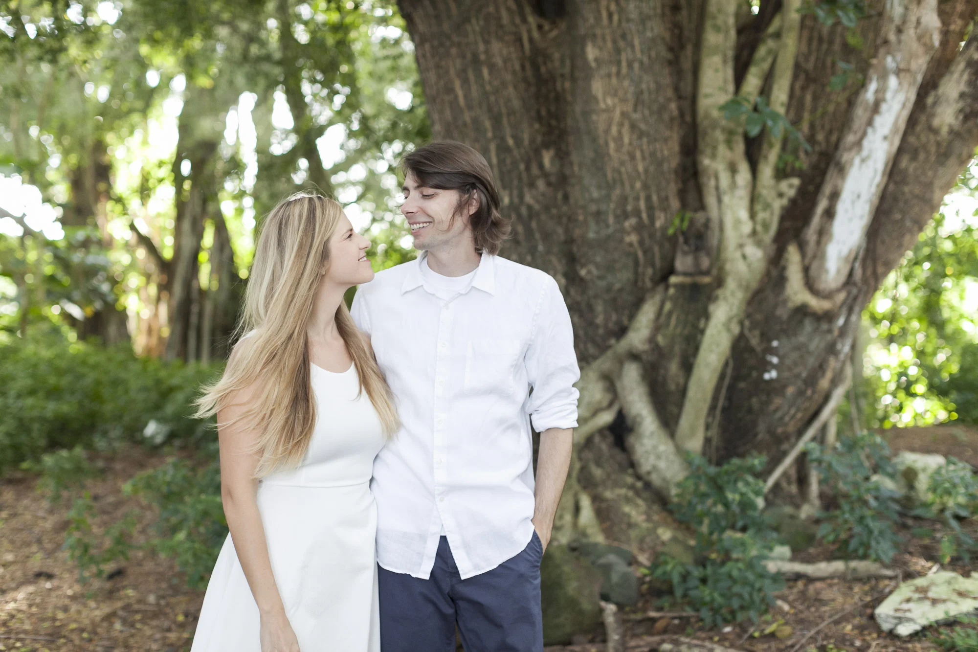 004_Epic_Cliff_Kauai_Beach_Engagement.jpg