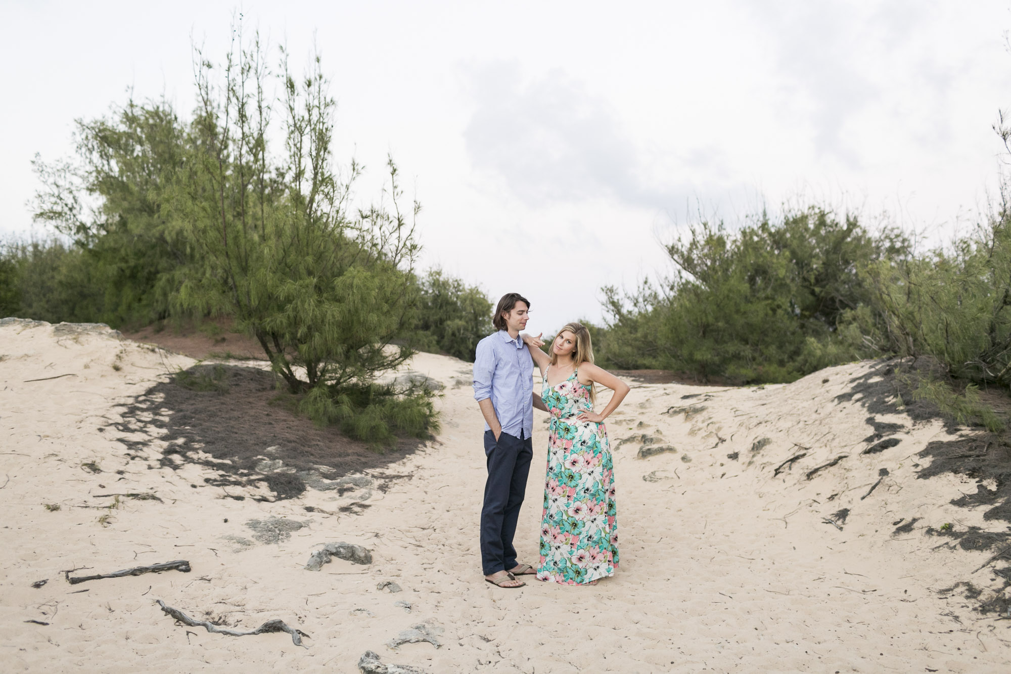 031_Epic_Cliff_Kauai_Beach_Engagement.jpg