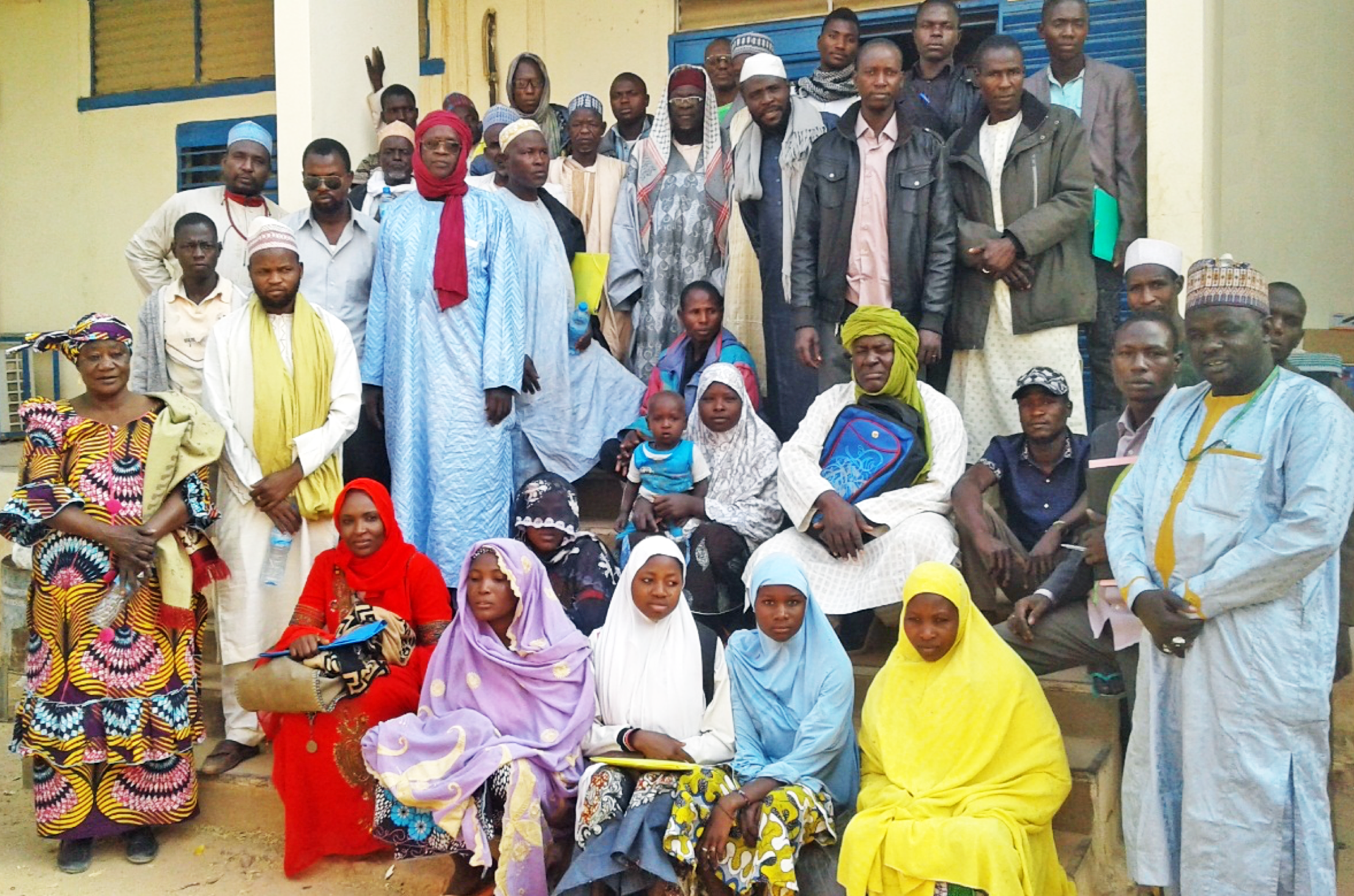 Cohorte initiale de recrues participant au lancement pilote de Sarari, avec PSI Niger et local, implémenté par les représentants des associations