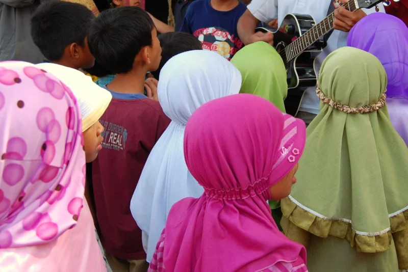 BARNEHIJAB OG UNNVIKENDE POLITIKERE
