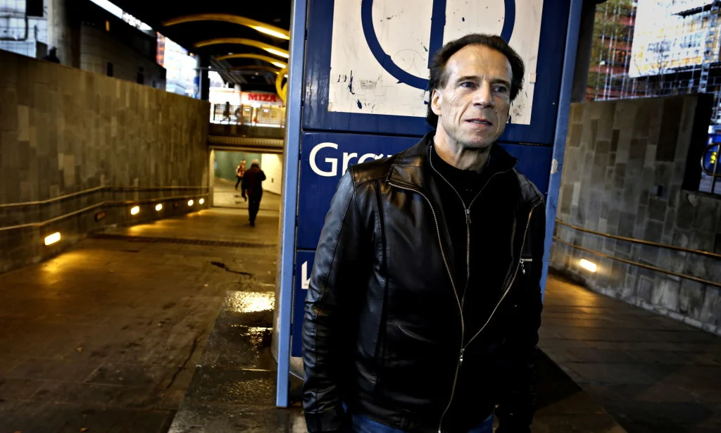 STOPPE BAKMENN: I 2013 vedtok Stortinget at det skal være forbudt å delta eller rekruttere til terrororganisasjoner. - Vi trenger liknende lover for å stoppe bakmenn og gjengledere som får rekrutter og løpegutter til å utføre de kriminelle handlingene, skriver kronikkforfatteren. Foto: Jacques Hvistendahl (Først publisert i Dagbladet)